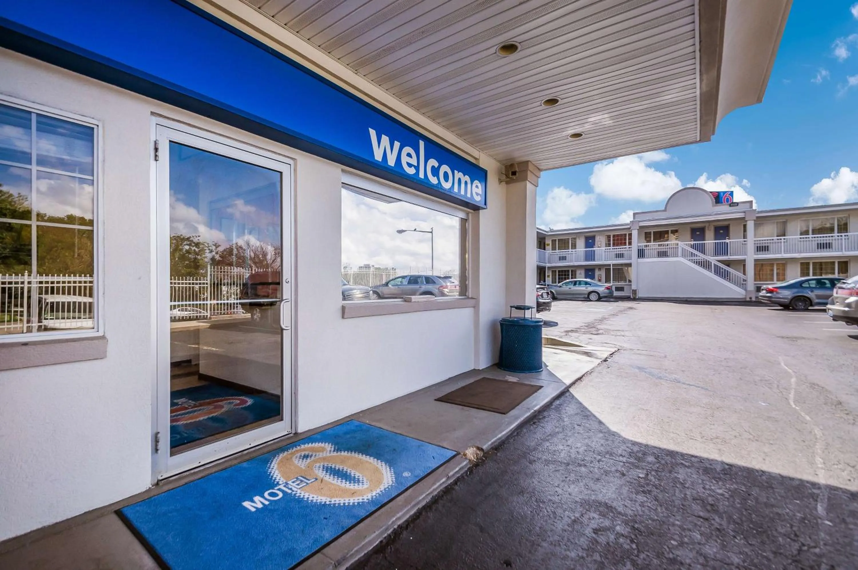 Property building in Motel 6-Washington, DC - Convention Center