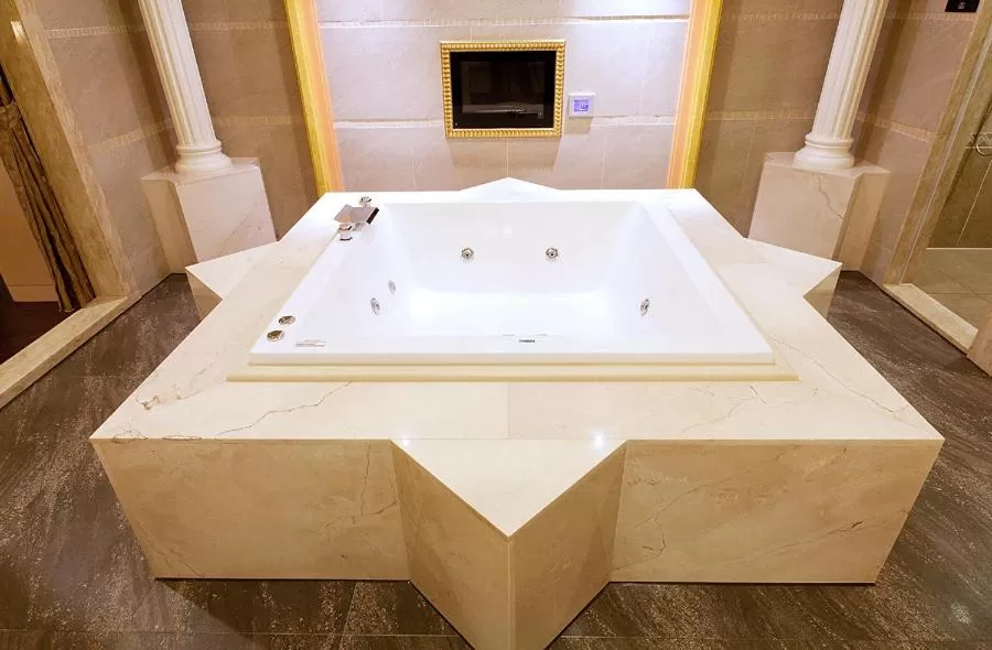 Bathroom in Discovery Motel - Yanping