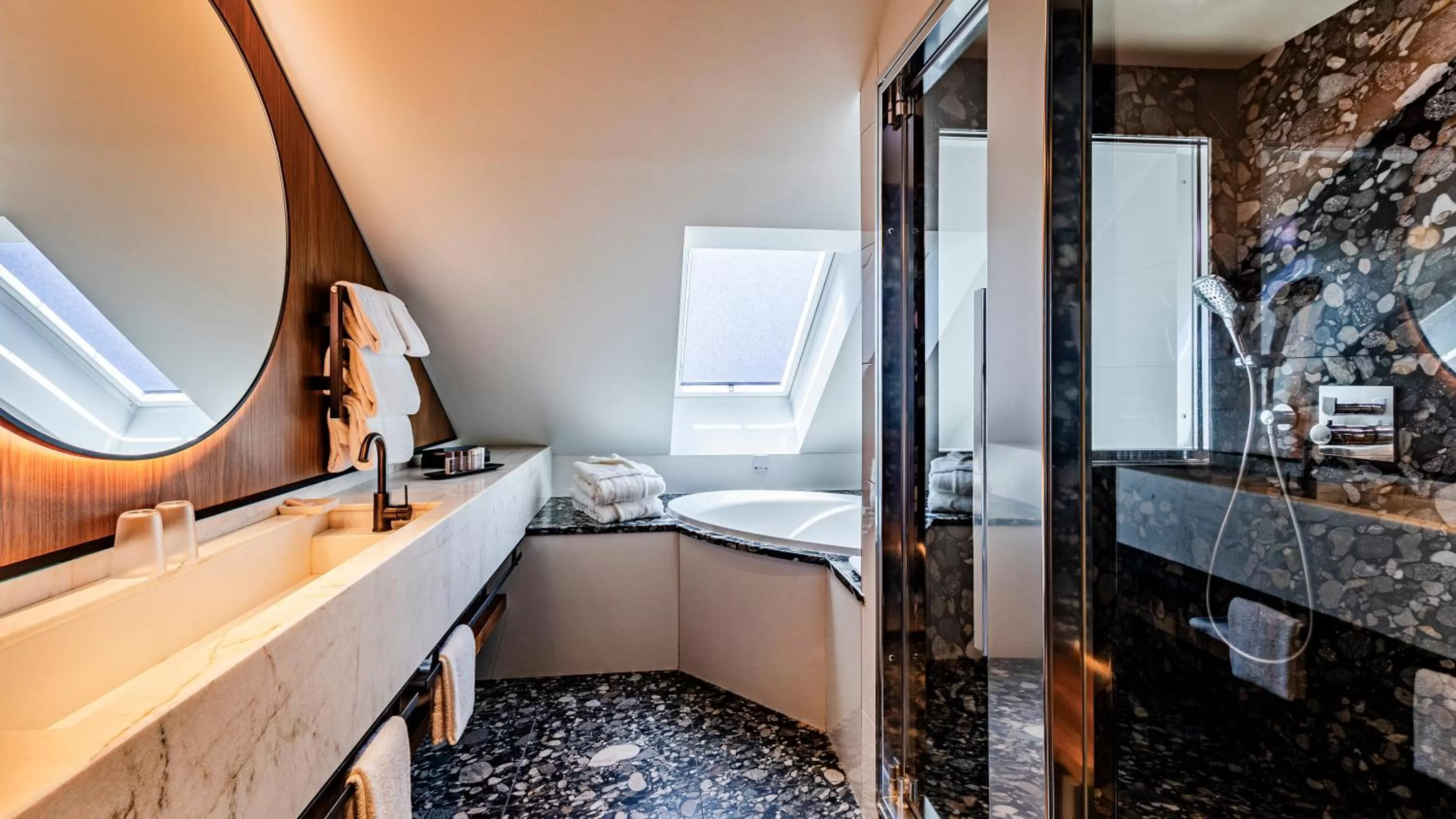 Bathroom in Grand Hôtel La Cloche Dijon - MGallery Collection