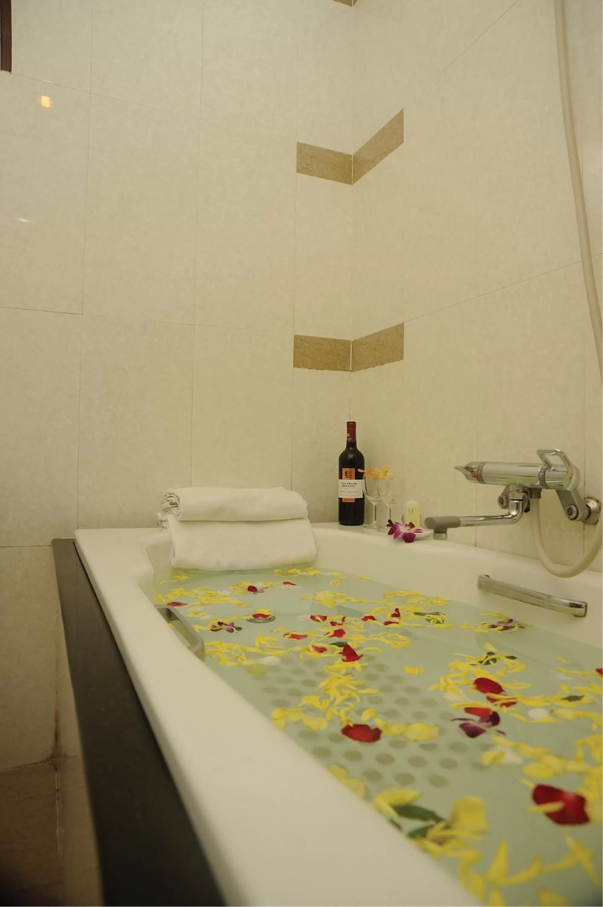 Photo of the whole room in Hoang Yen Hotel