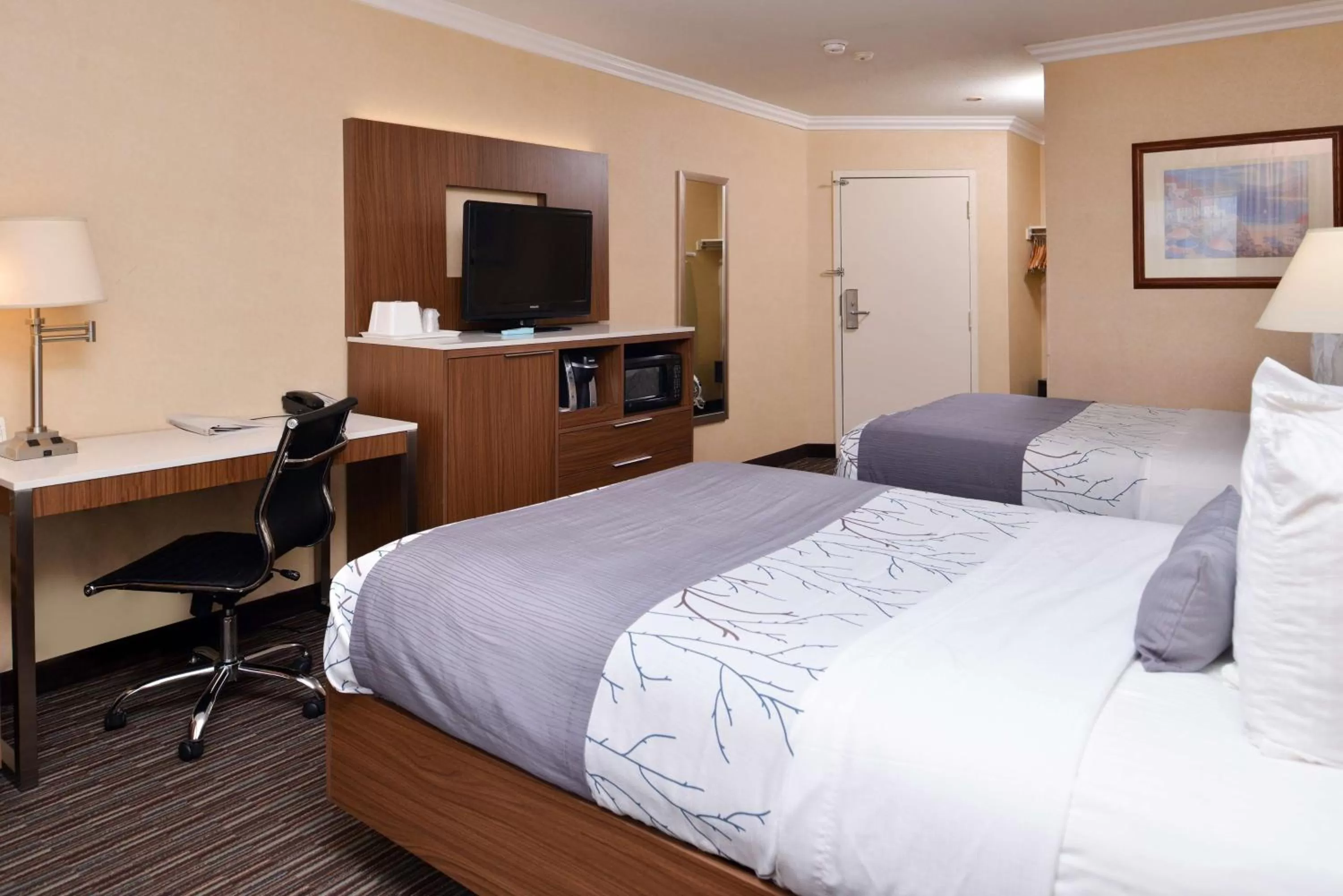 Photo of the whole room, Bed in Best Western Airpark Hotel - Los Angeles LAX Airport