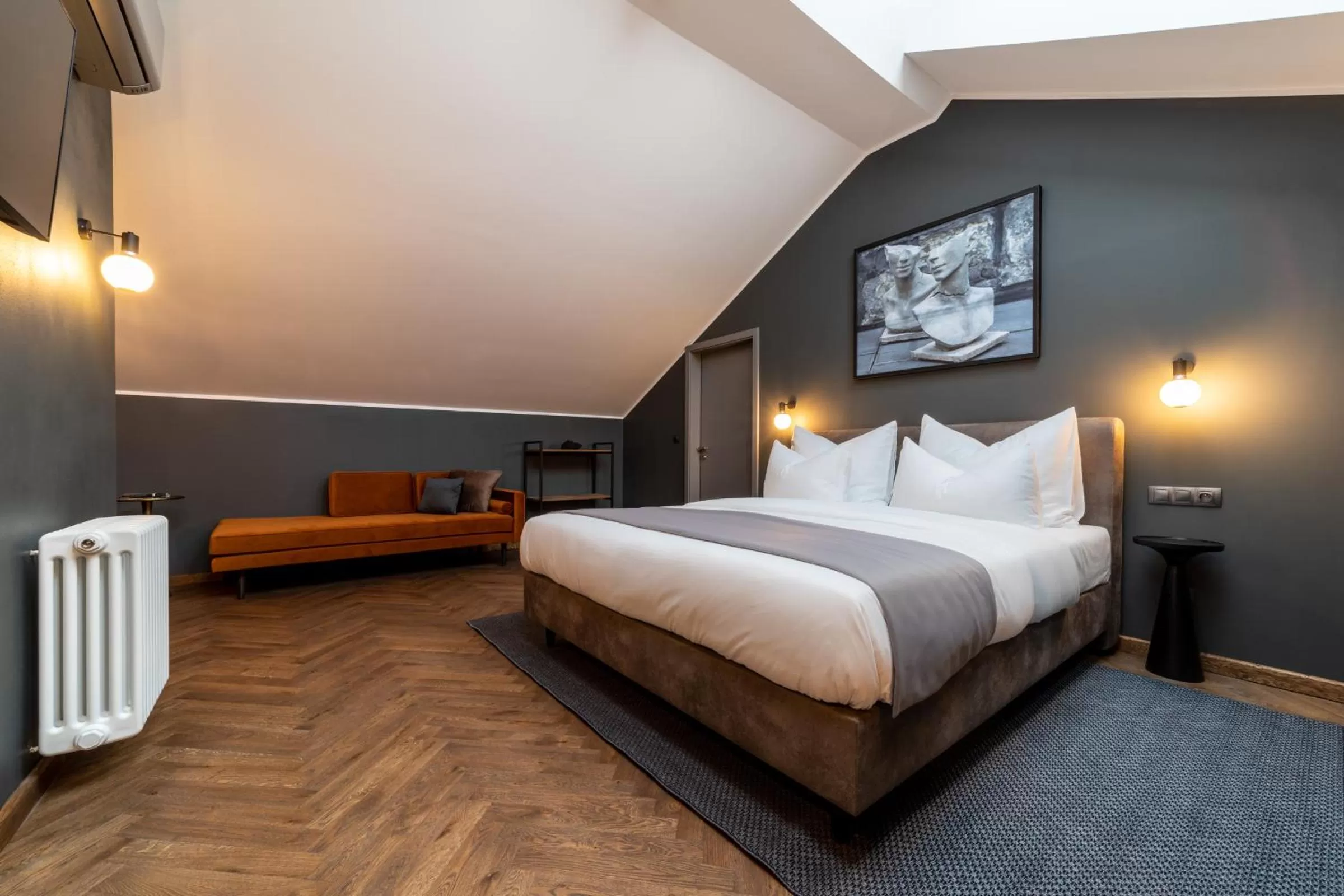 Bedroom, Bed in The Viaduct - Suites & More