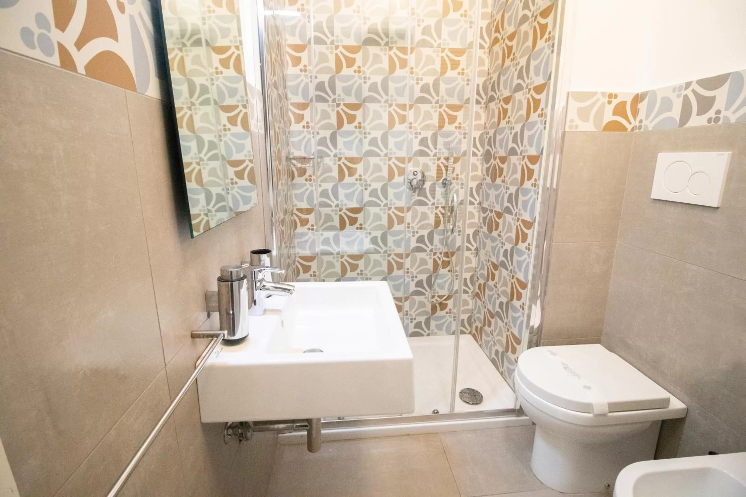 Shower in Casa Balmes