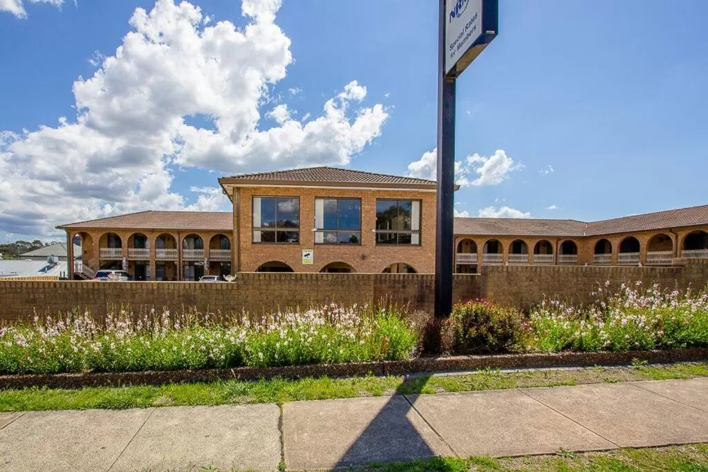 Property building in Cumberland Motor Inn