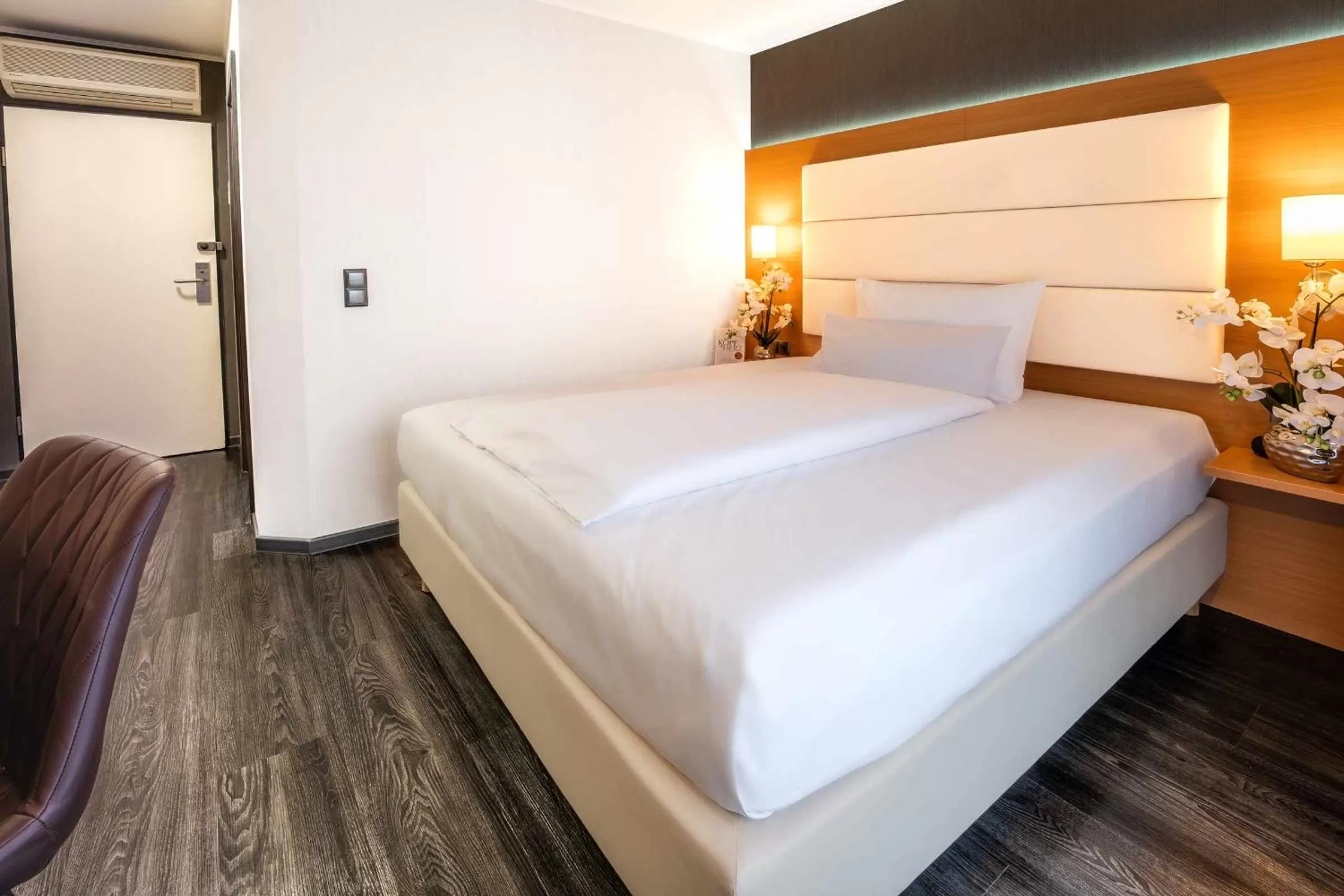 Photo of the whole room, Bed in Best Western Hotel am Kastell