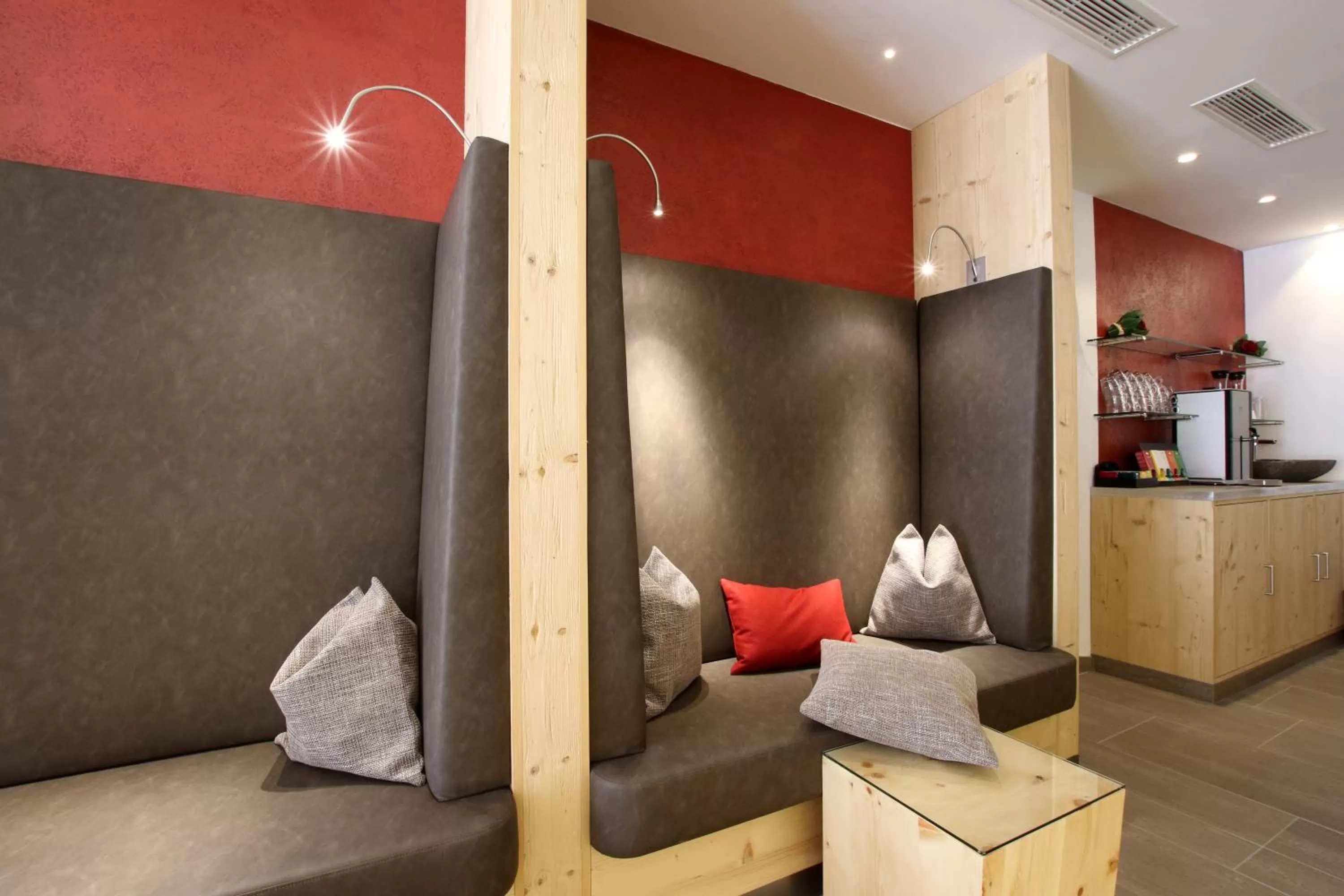 Spa and wellness centre/facilities, Bed in Hotel Schwarzer Adler