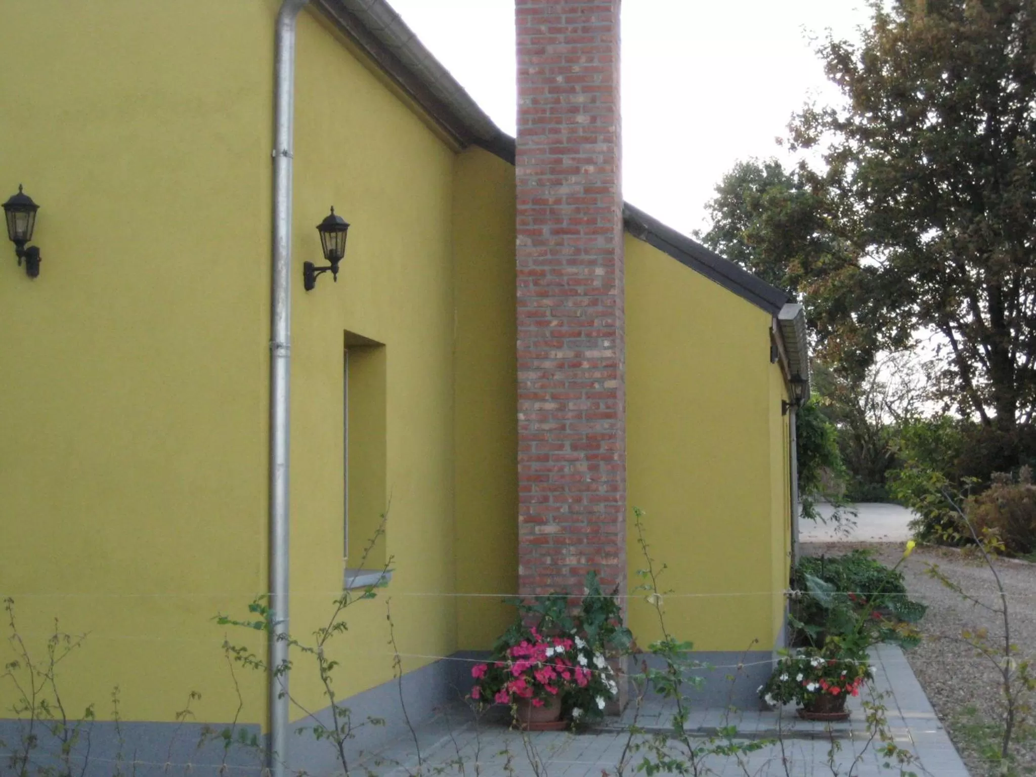 Facade/entrance, Property Building in B&B Het Uilennest