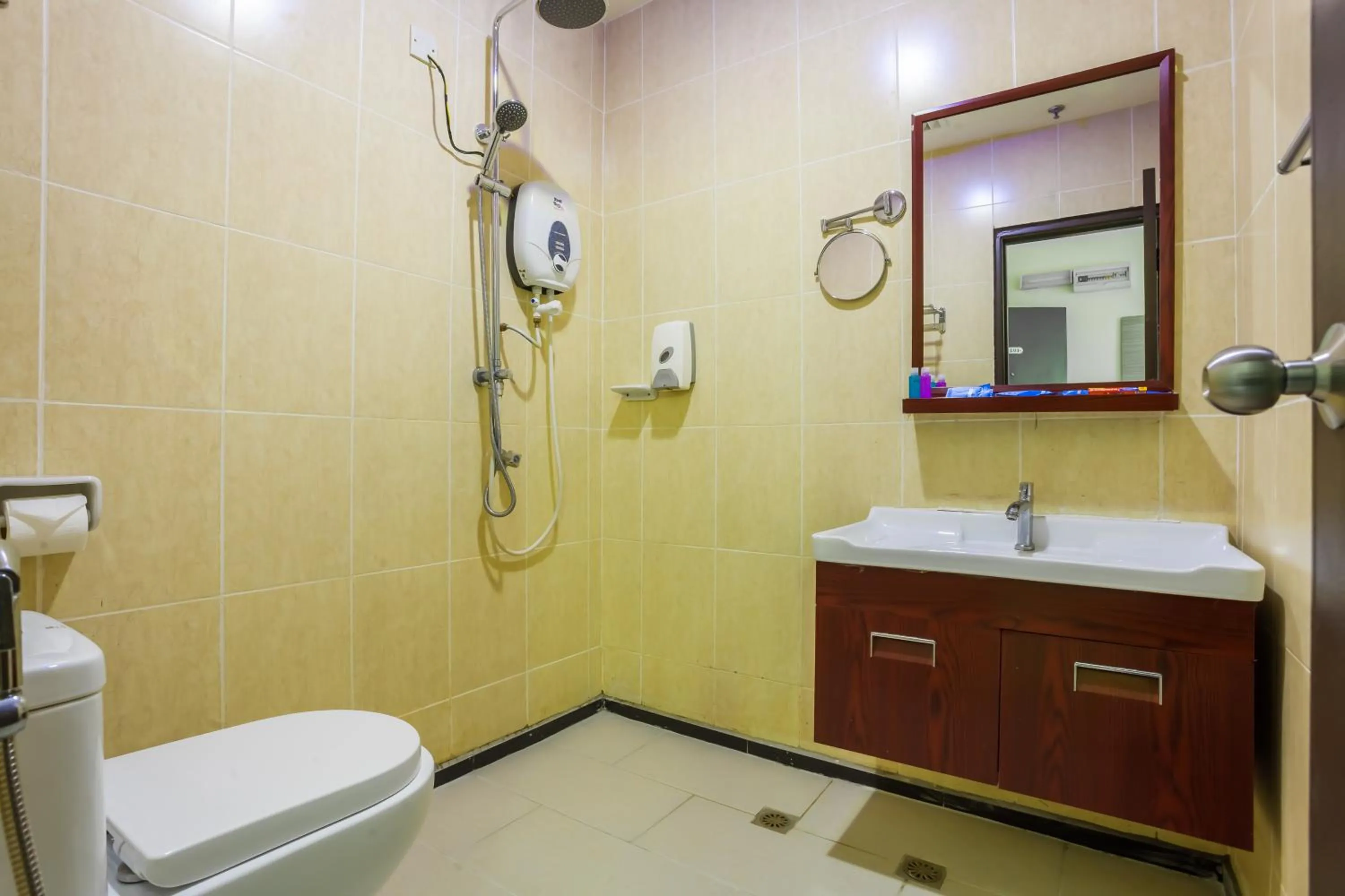 Toilet in Dolphin Hotel, Chow Kit Kuala Lumpur