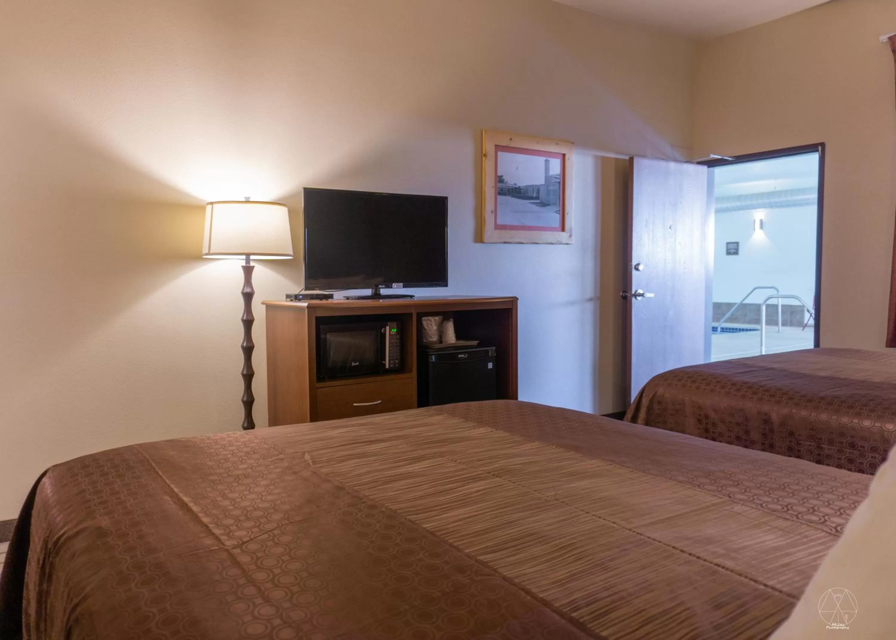 Bed in Newcastle Lodge & Convention Center