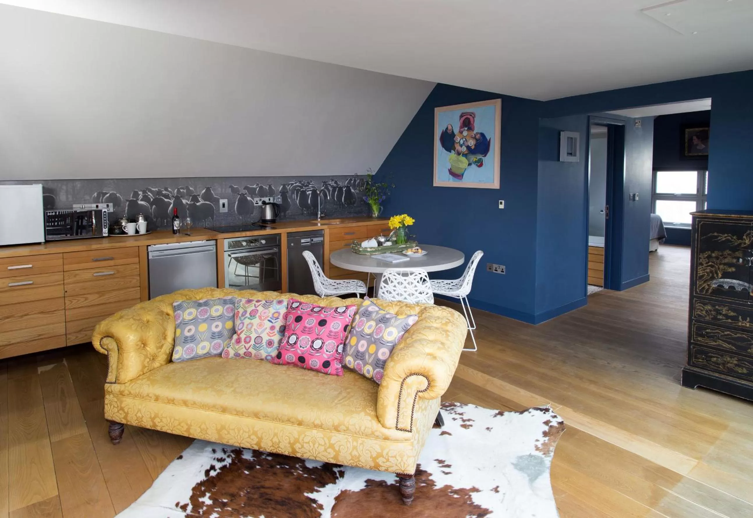 TV and multimedia in Strattons