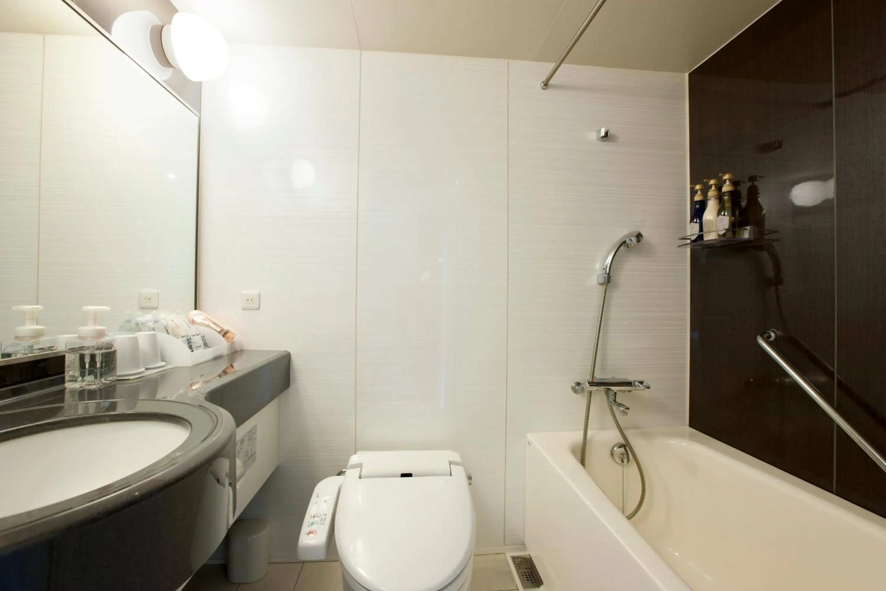 Toilet in Hotel Sardonyx Tokyo