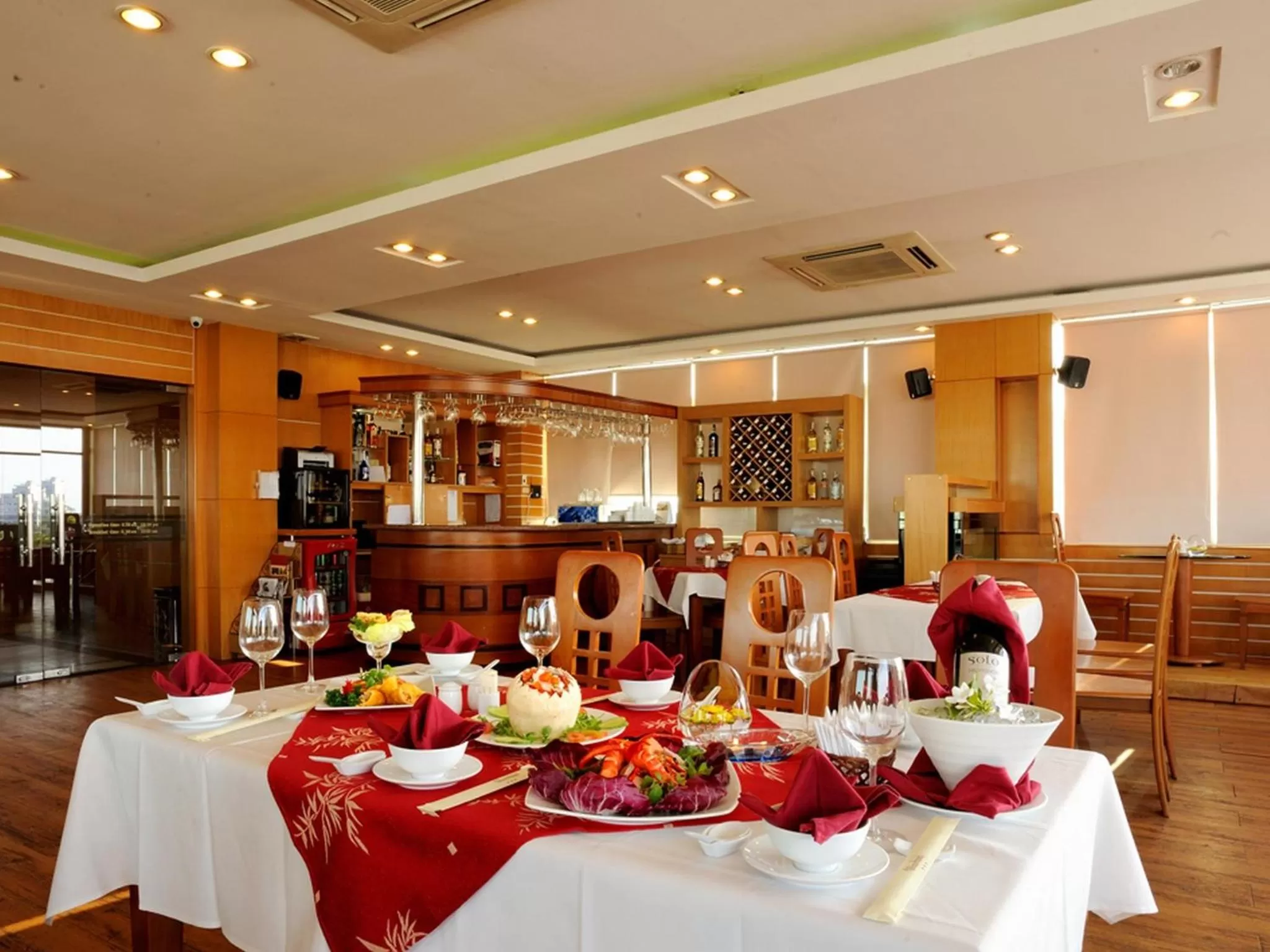 Restaurant/places to eat in Elios Hotel