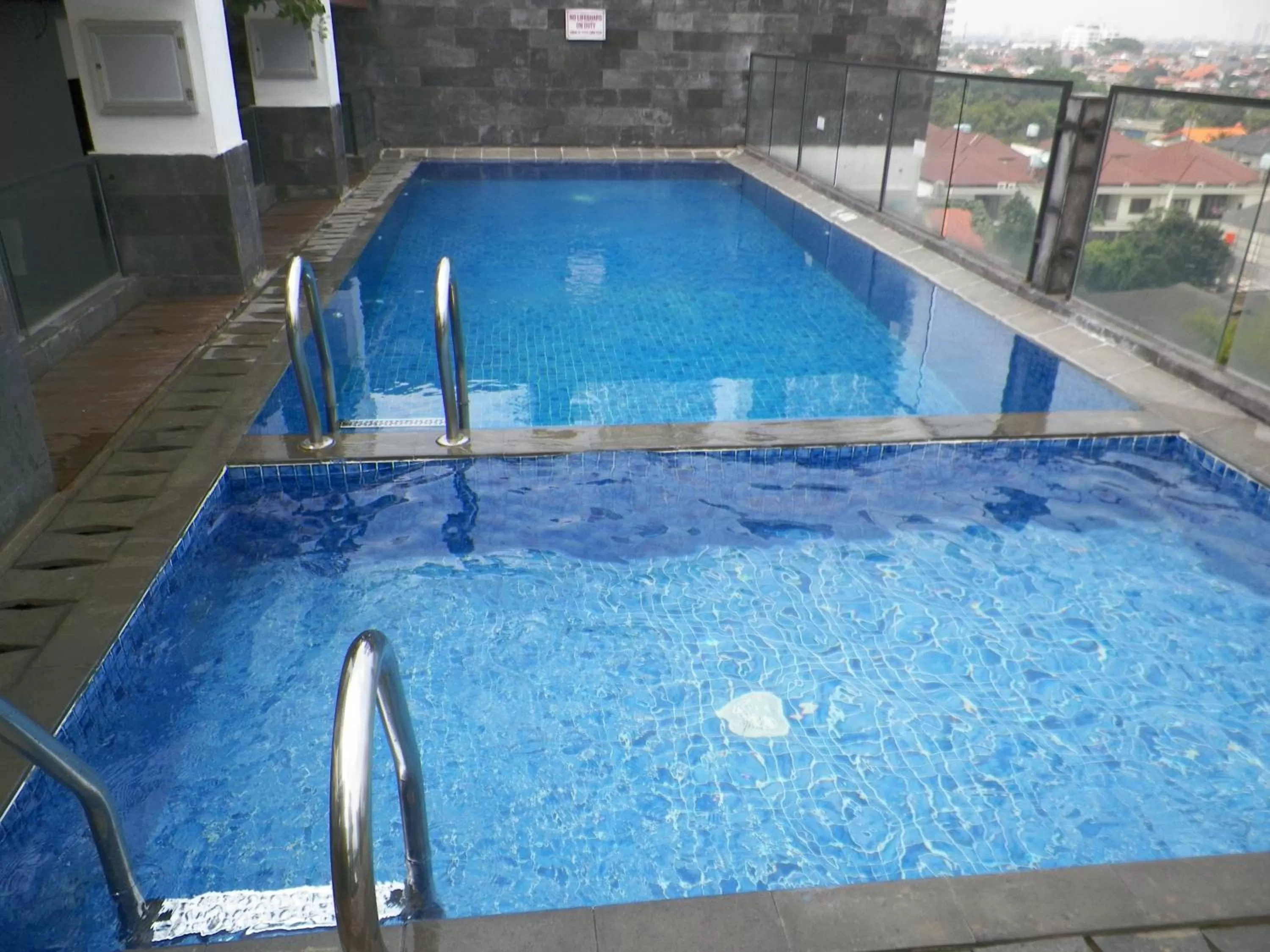 Swimming pool in Liberta Hotel Kemang