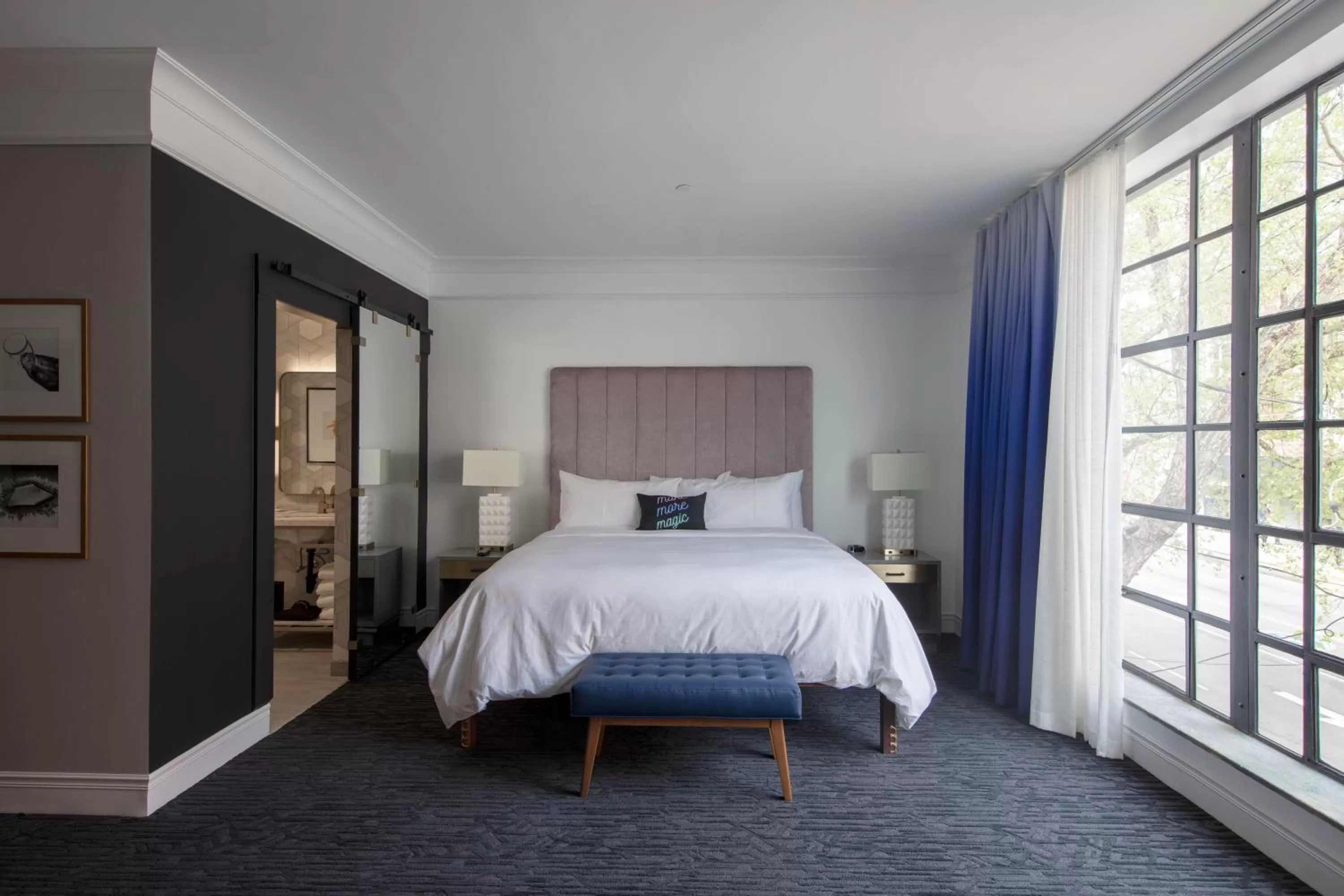 Bed in Hotel Trundle