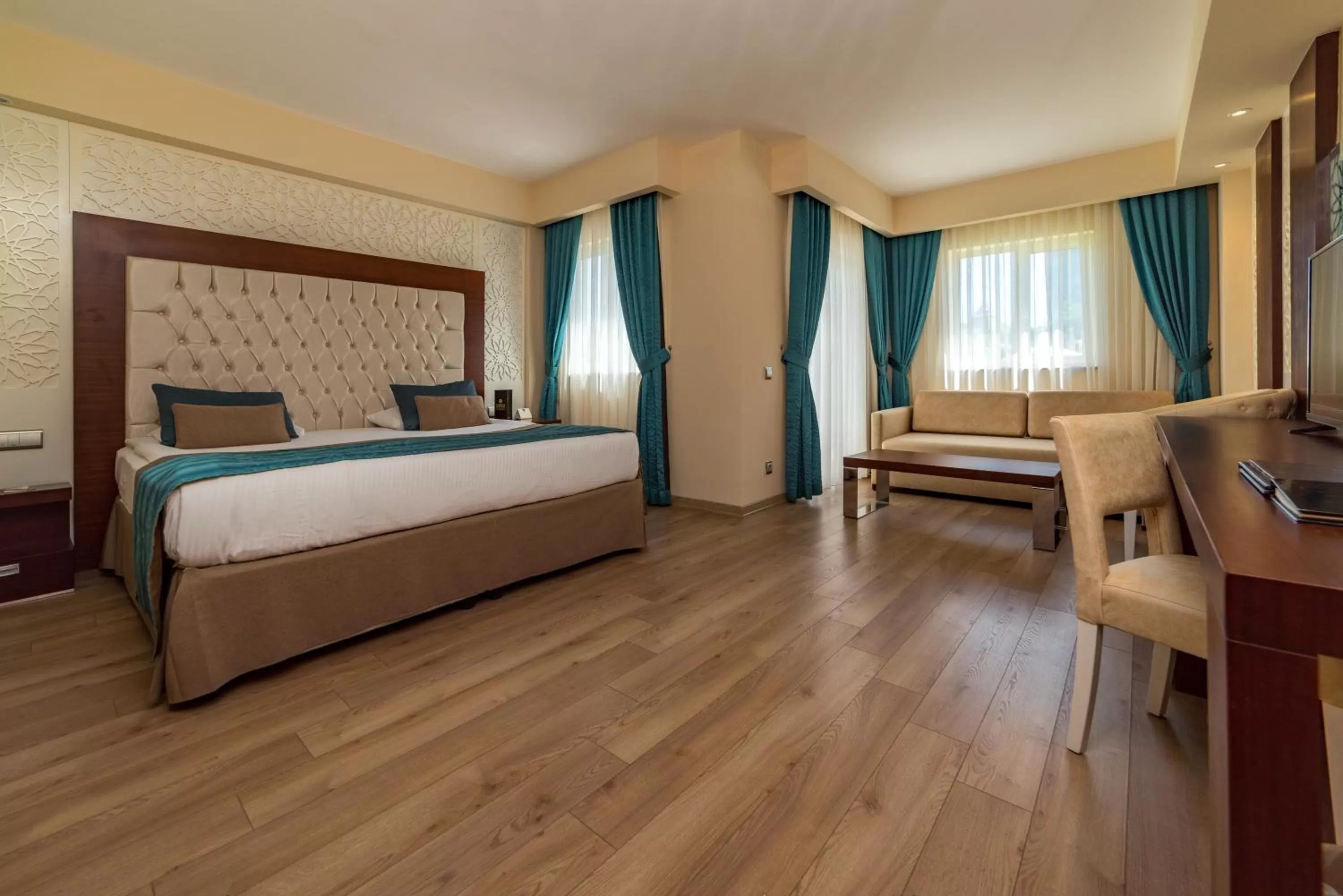 Massage, Bed in Kamelya Selin Hotel Luxury Resort & SPA