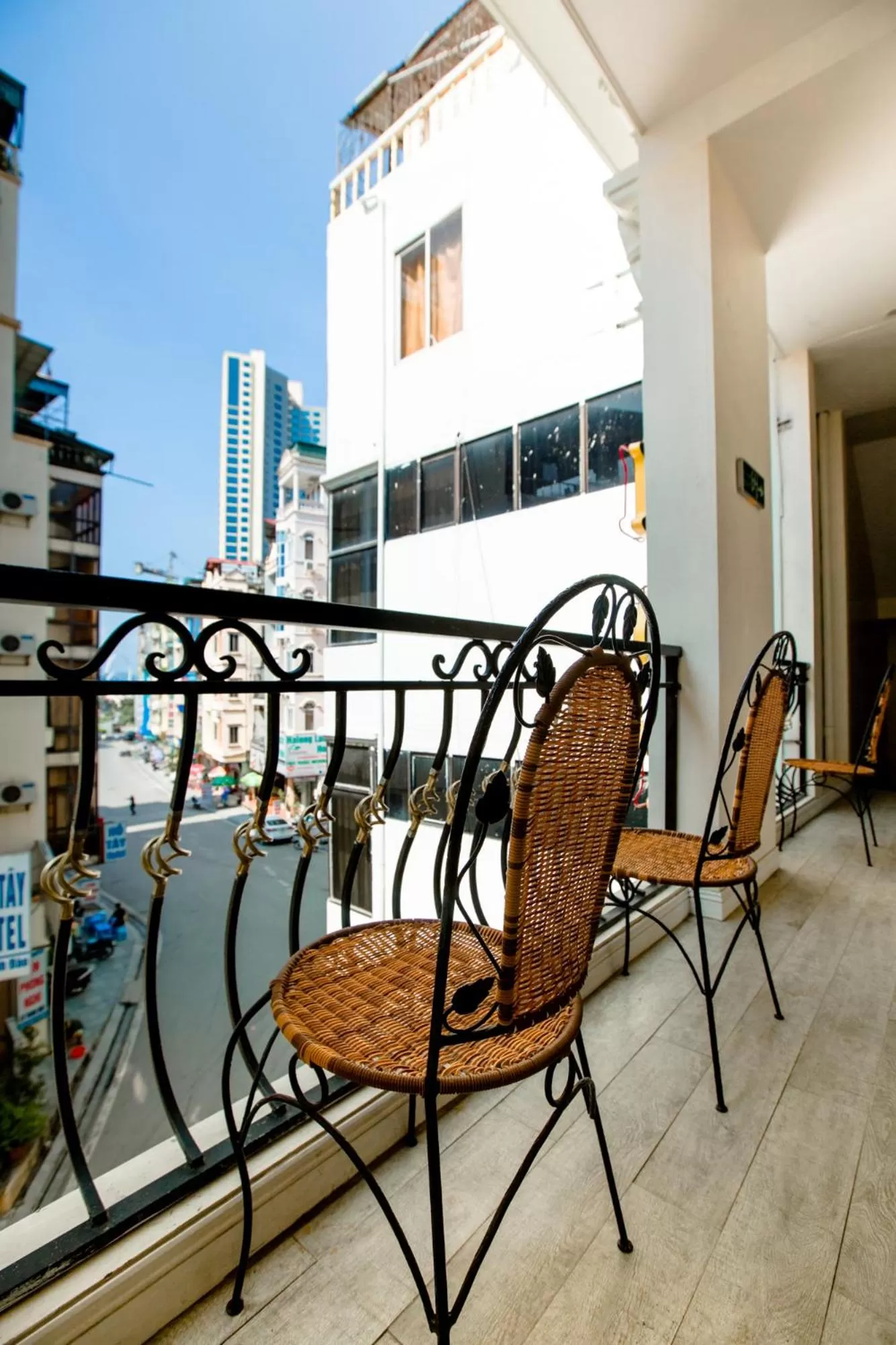 Balcony/Terrace in HaLong Starlight Inn & Travel