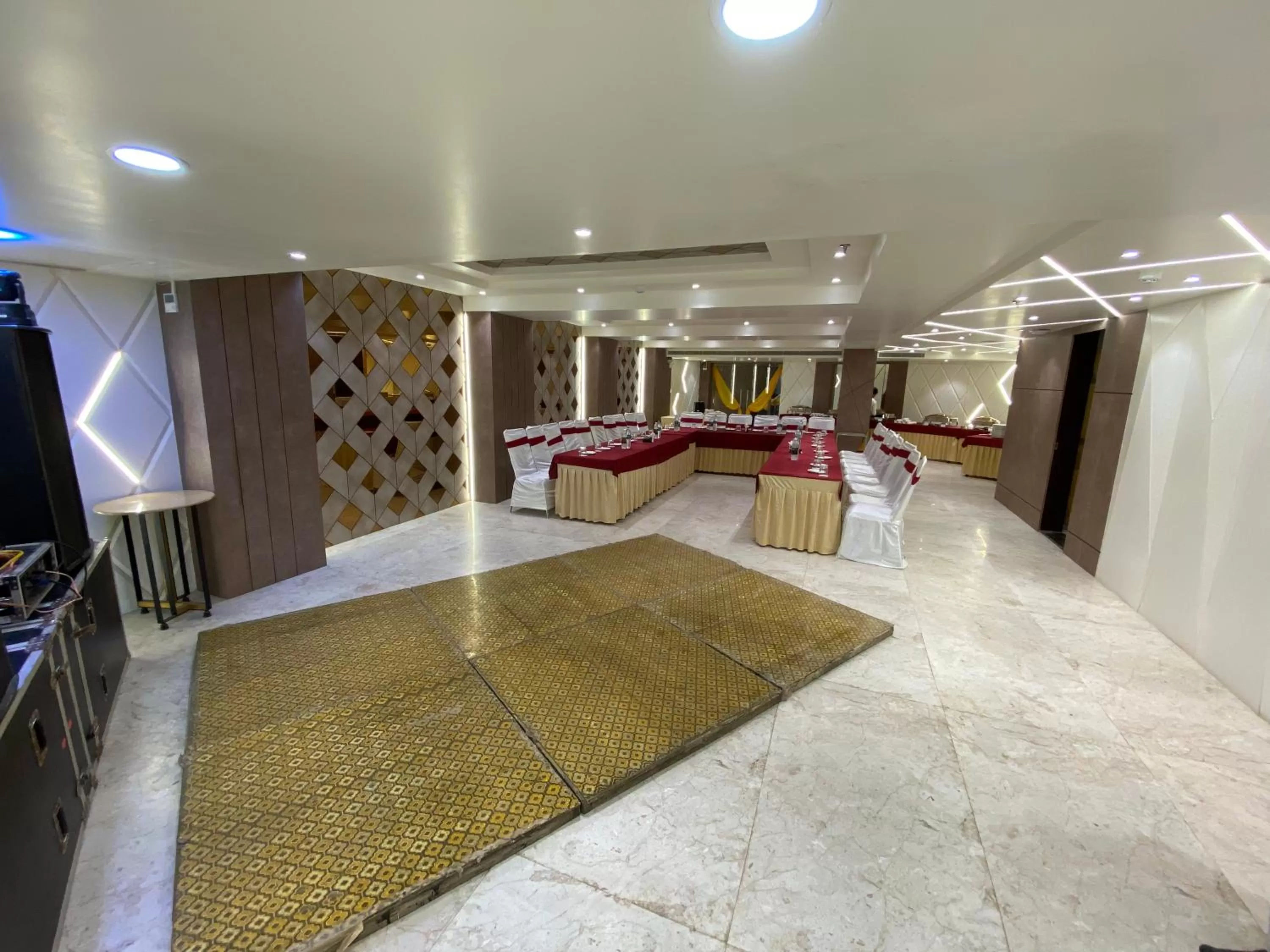 Banquet/Function facilities in Hotel D SilverLeaf
