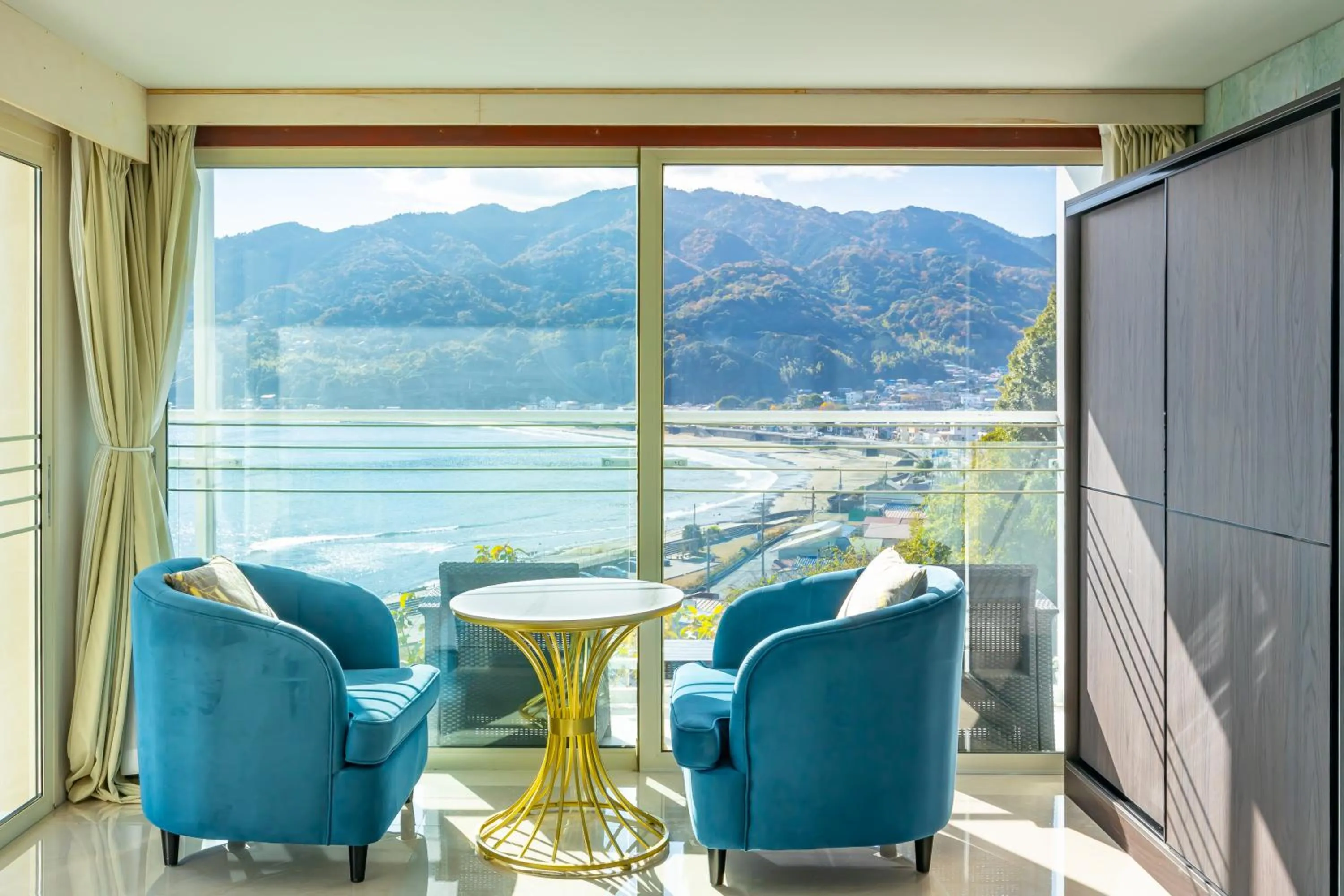 Day in HOTEL HIMALAYA SEA