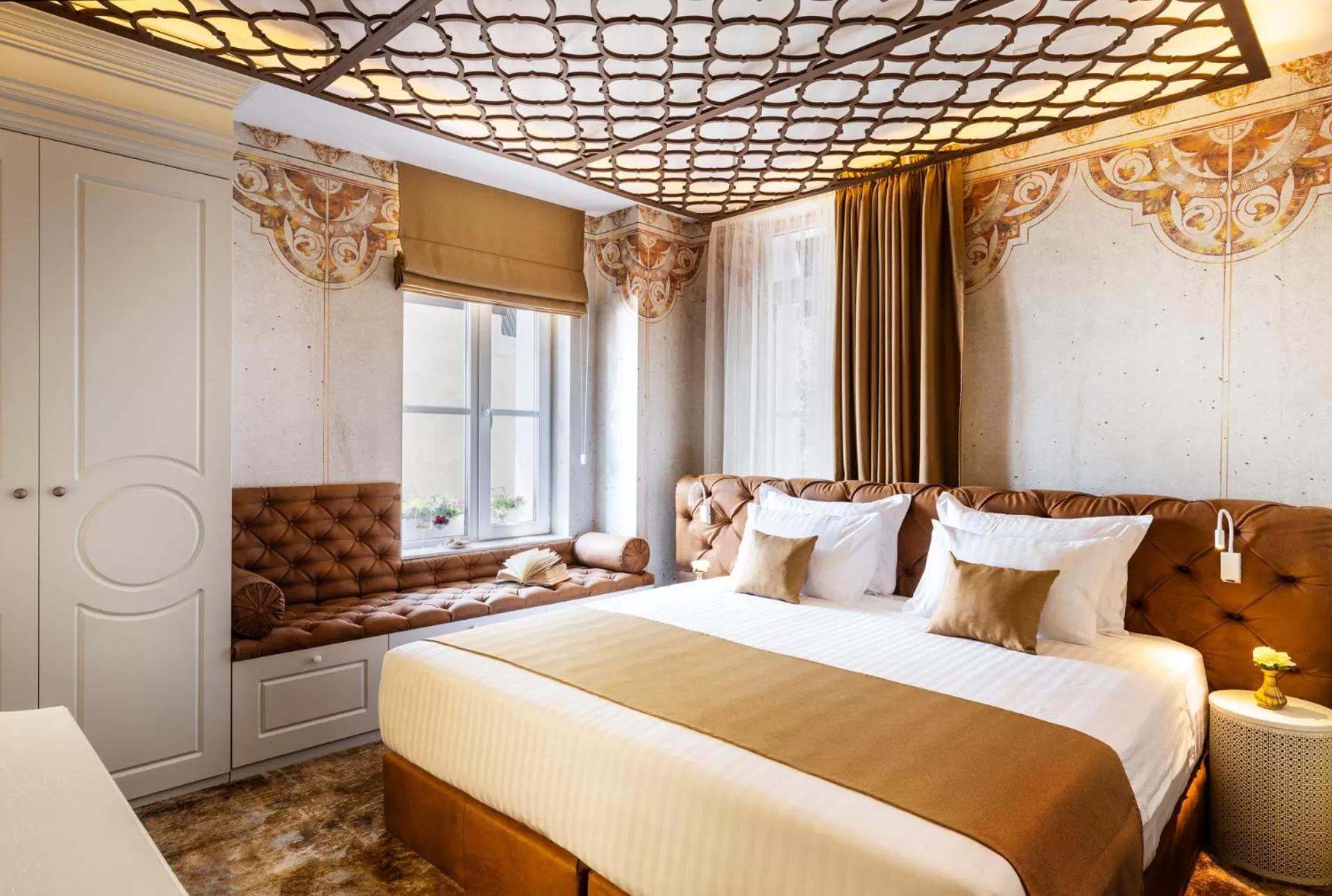 City view, Bed in Gallery 37 Powered by ASTON