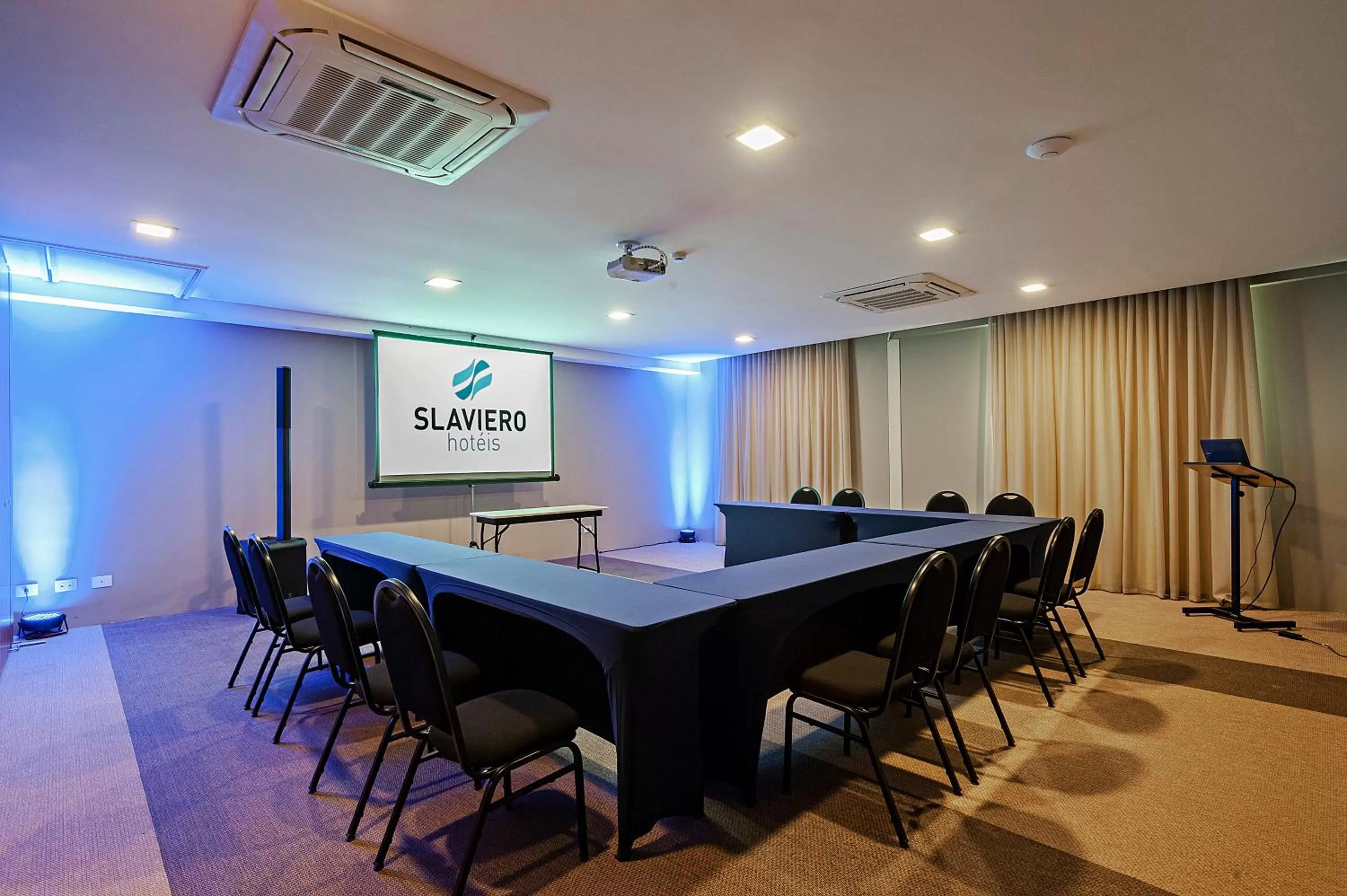 Business facilities in Slaviero Curitiba Aeroporto