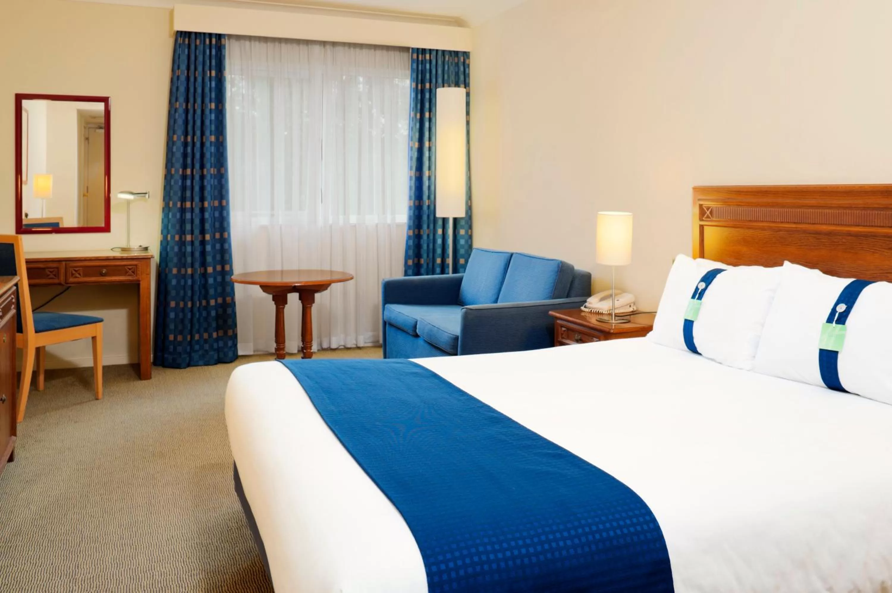 Bed in Holiday Inn Maidstone-Sevenoaks by IHG