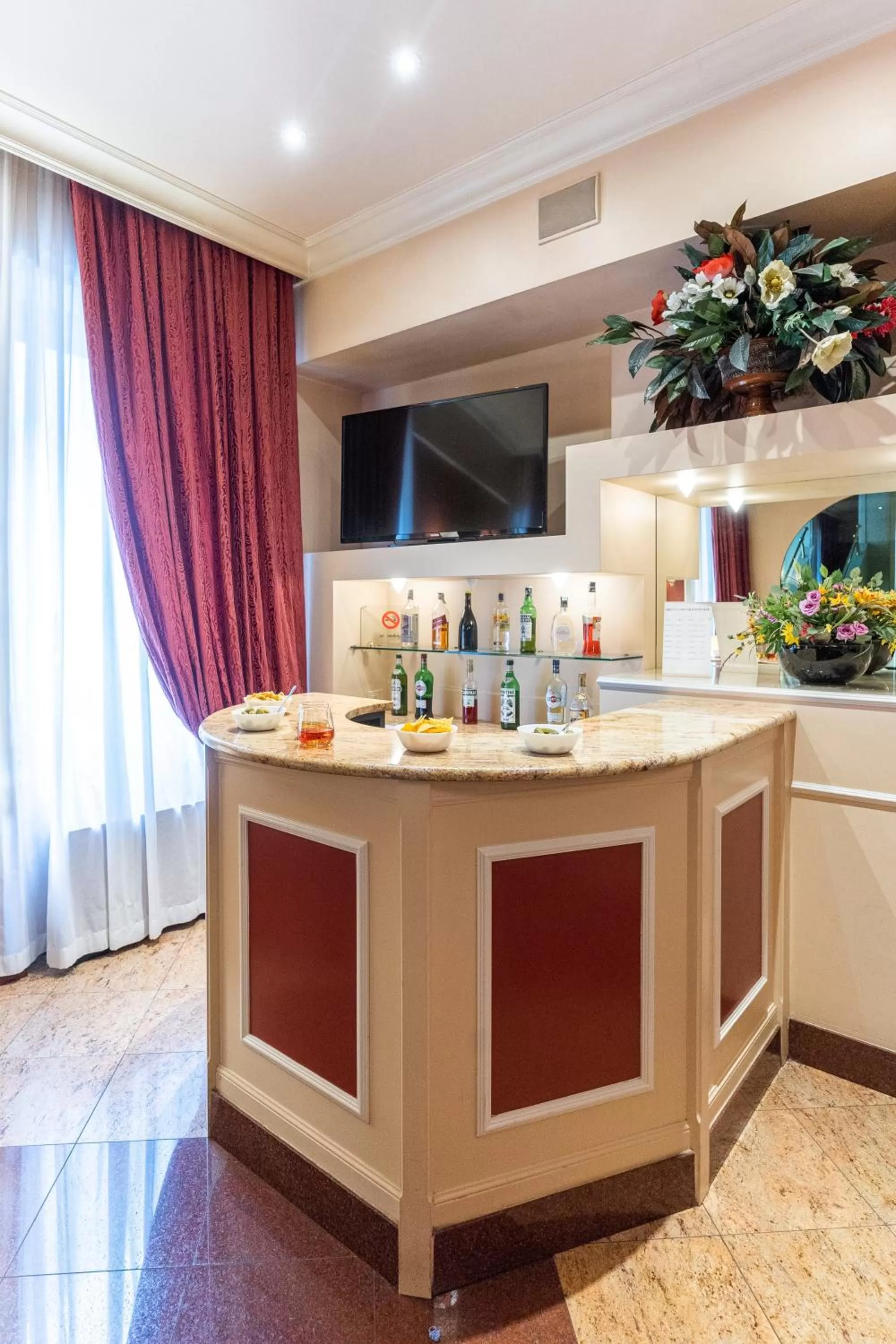 Restaurant/places to eat in Hotel Garda