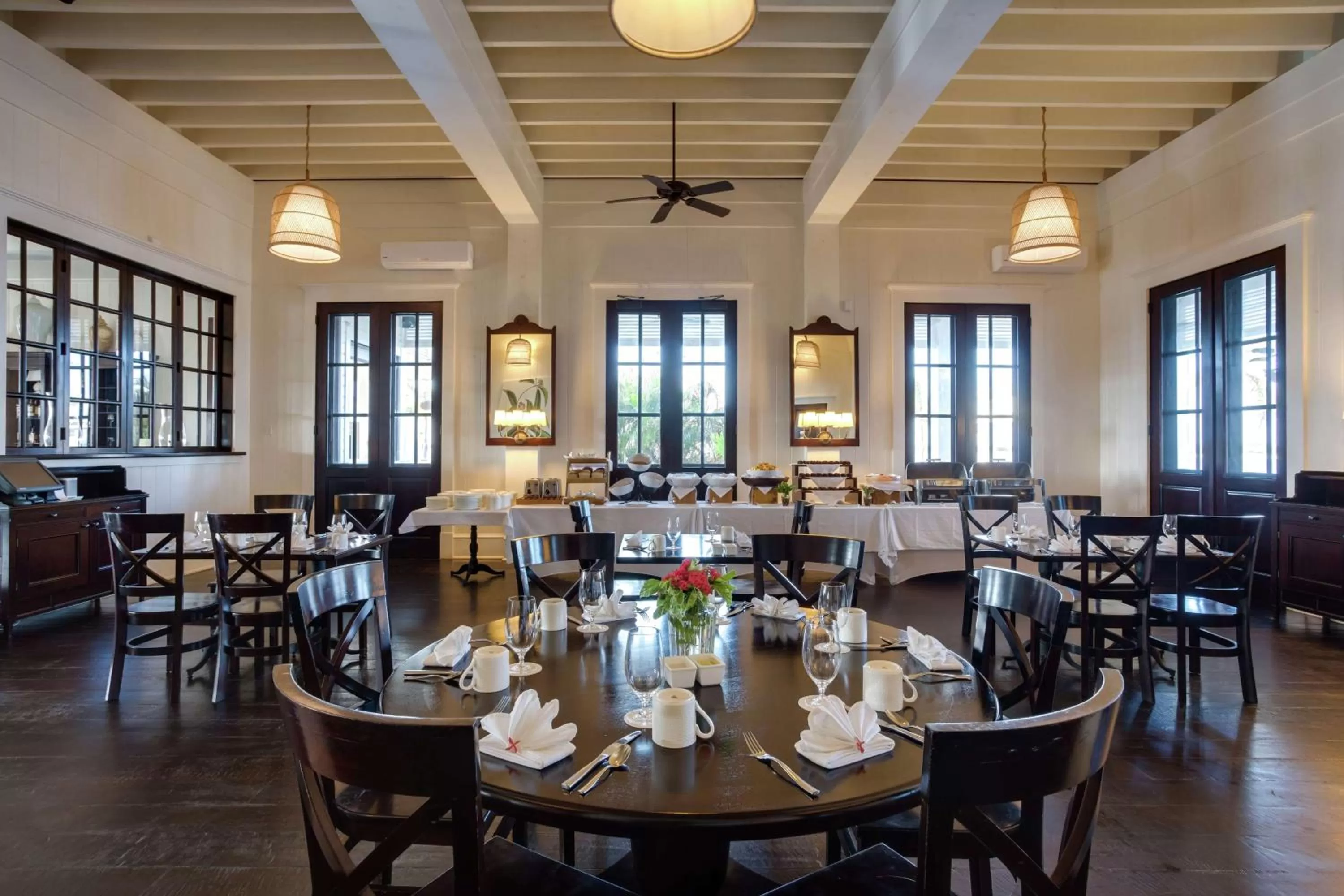 Restaurant/places to eat in Mahogany Bay Resort and Beach Club, Curio Collection