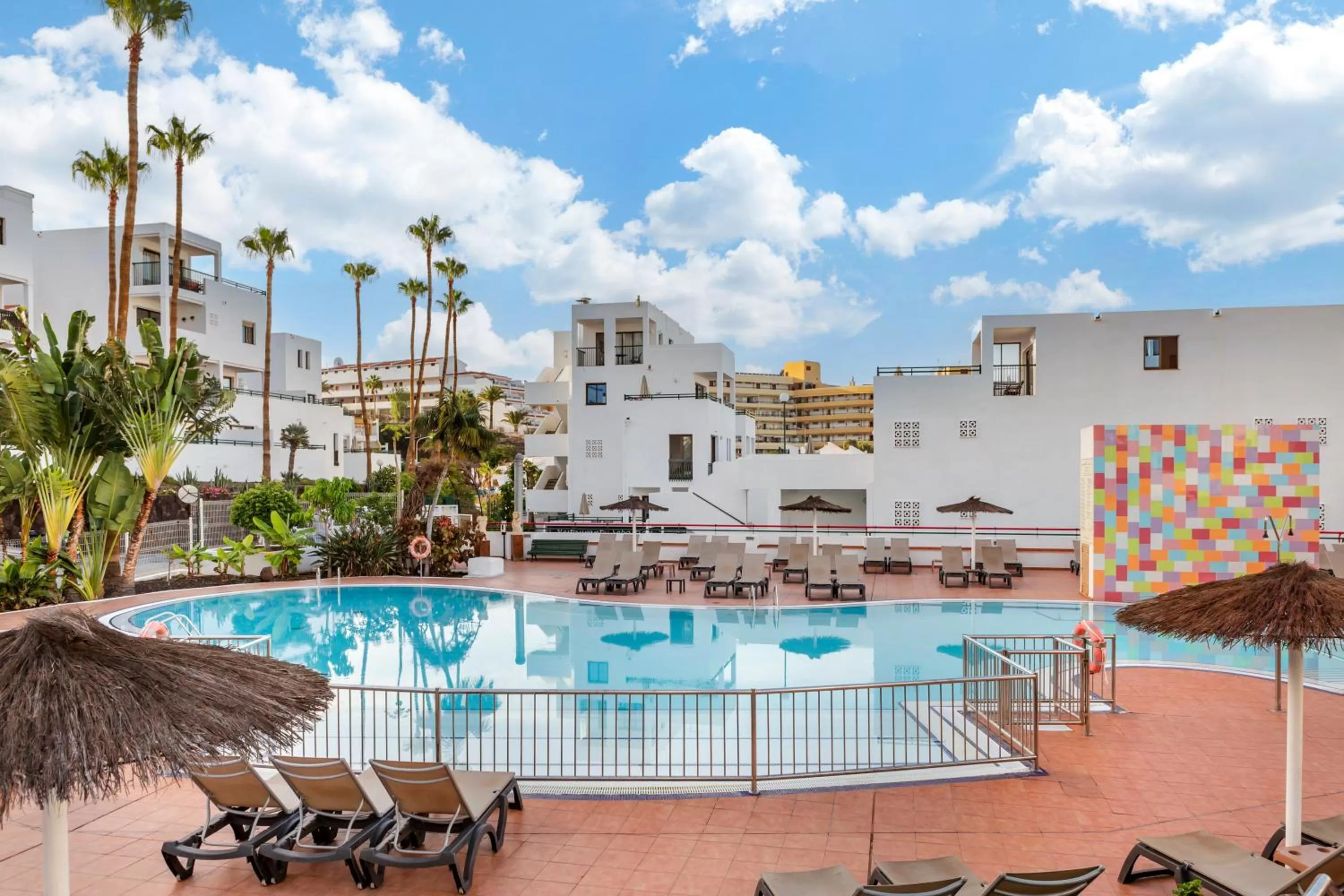 Swimming pool in Sunset Bay Club
