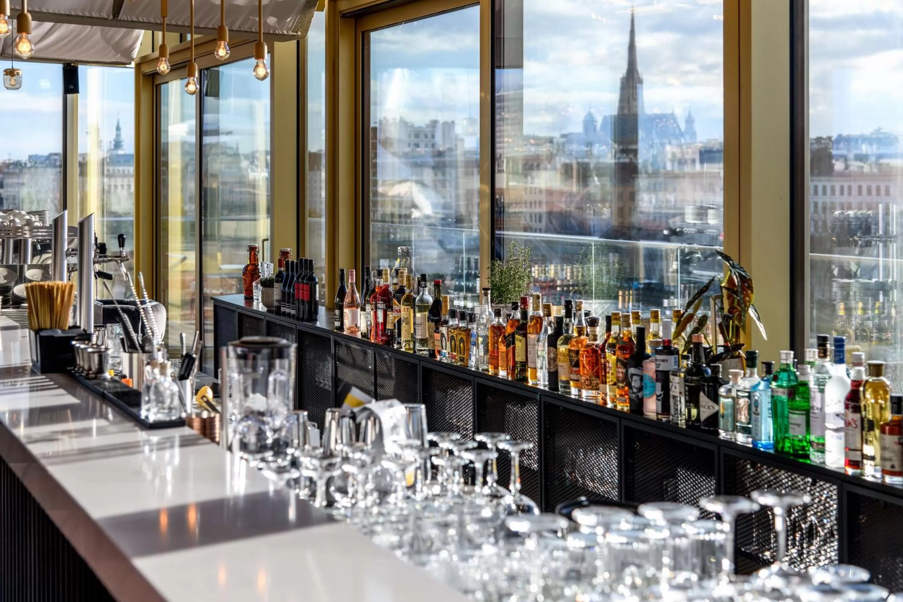 Lounge or bar in Radisson RED Hotel, Vienna