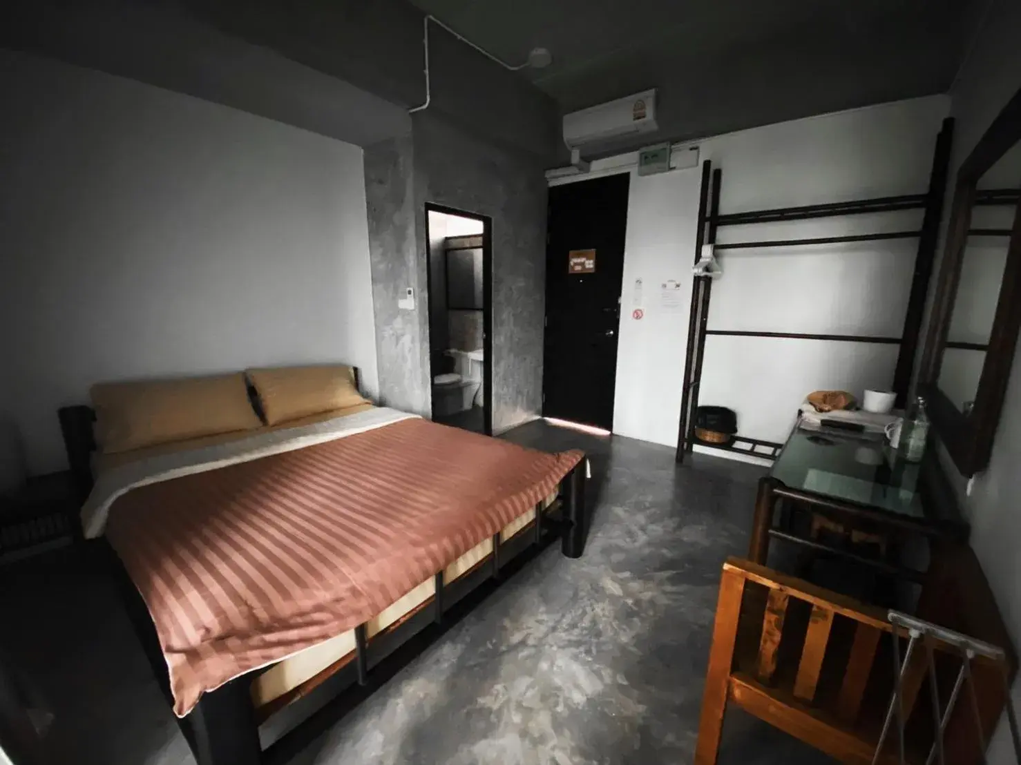 Standard Corner Double Room with Partial Pool View in Lamphu House Chiang Mai Standard Corner Double Room with Partial Pool View in Lamphu House Chiang Mai