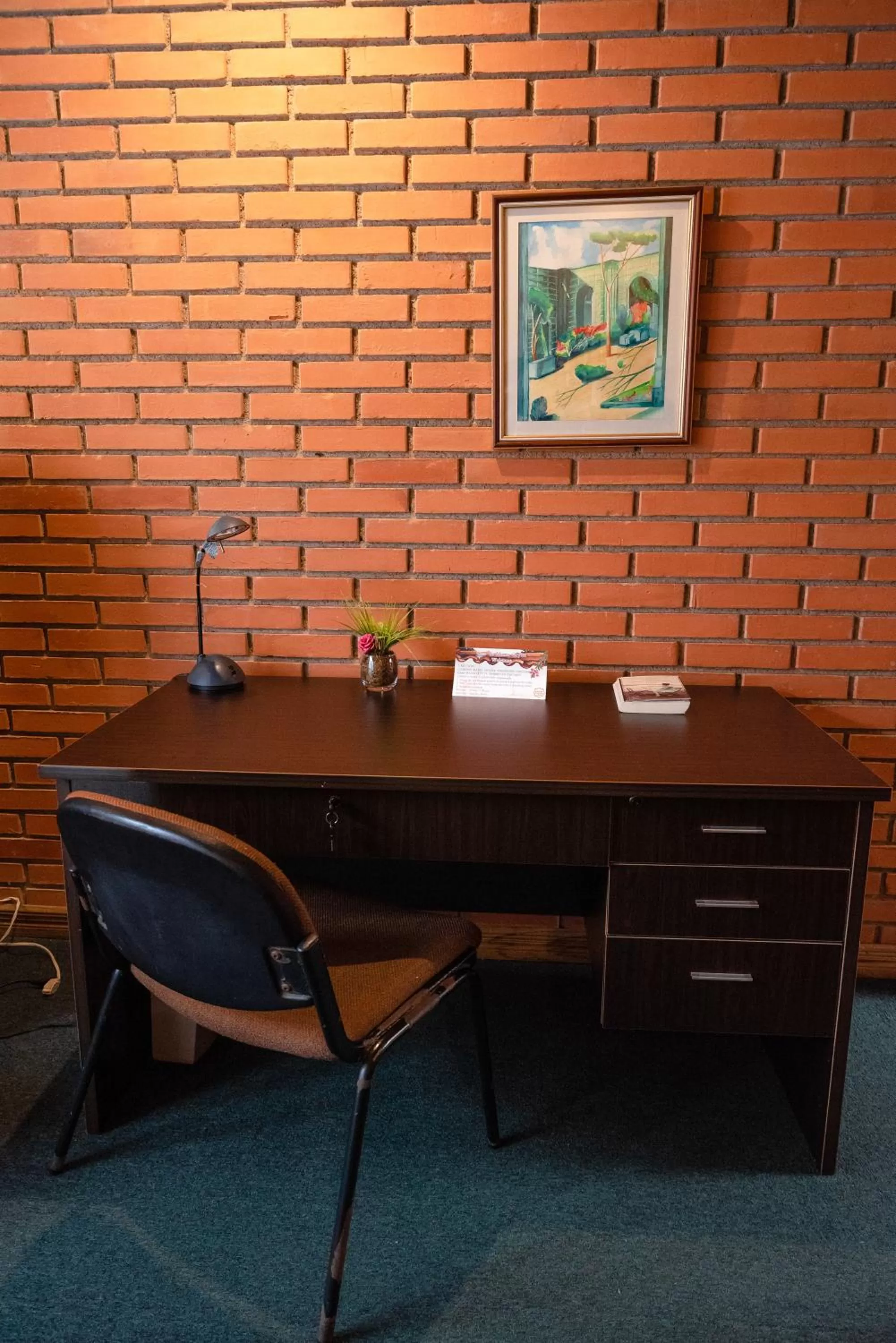 hair dresser in La Casa de Mamá Coyita