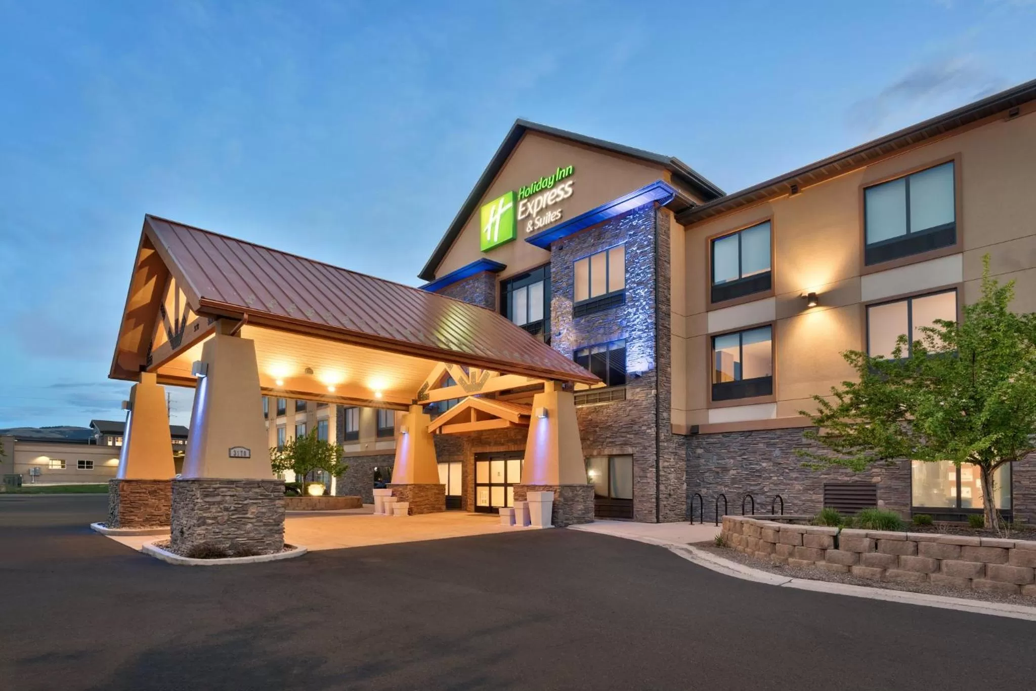 Property building in Holiday Inn Express and Suites Helena by IHG