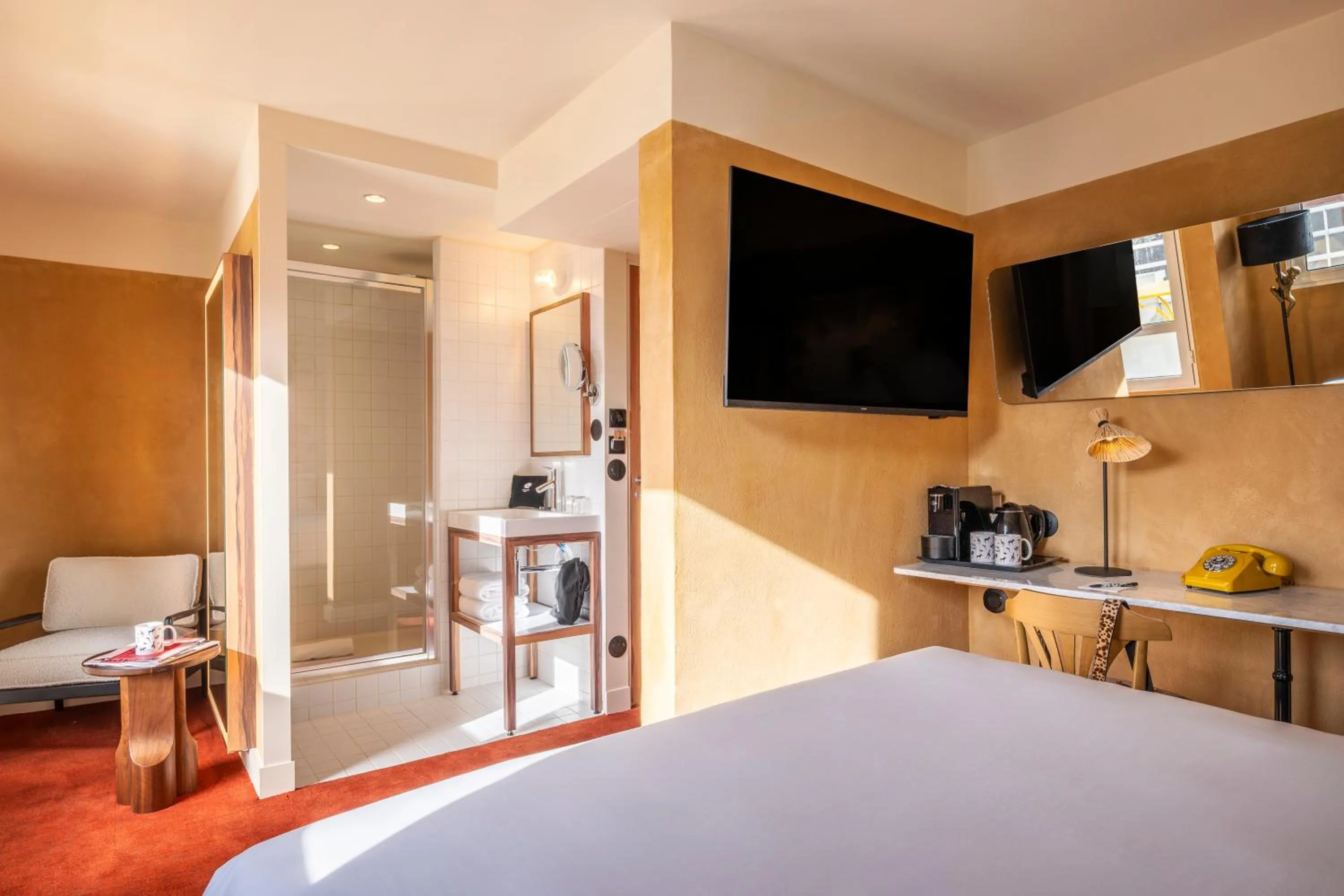 TV and multimedia, Bed in Kopster Hotel Paris Porte de Versailles