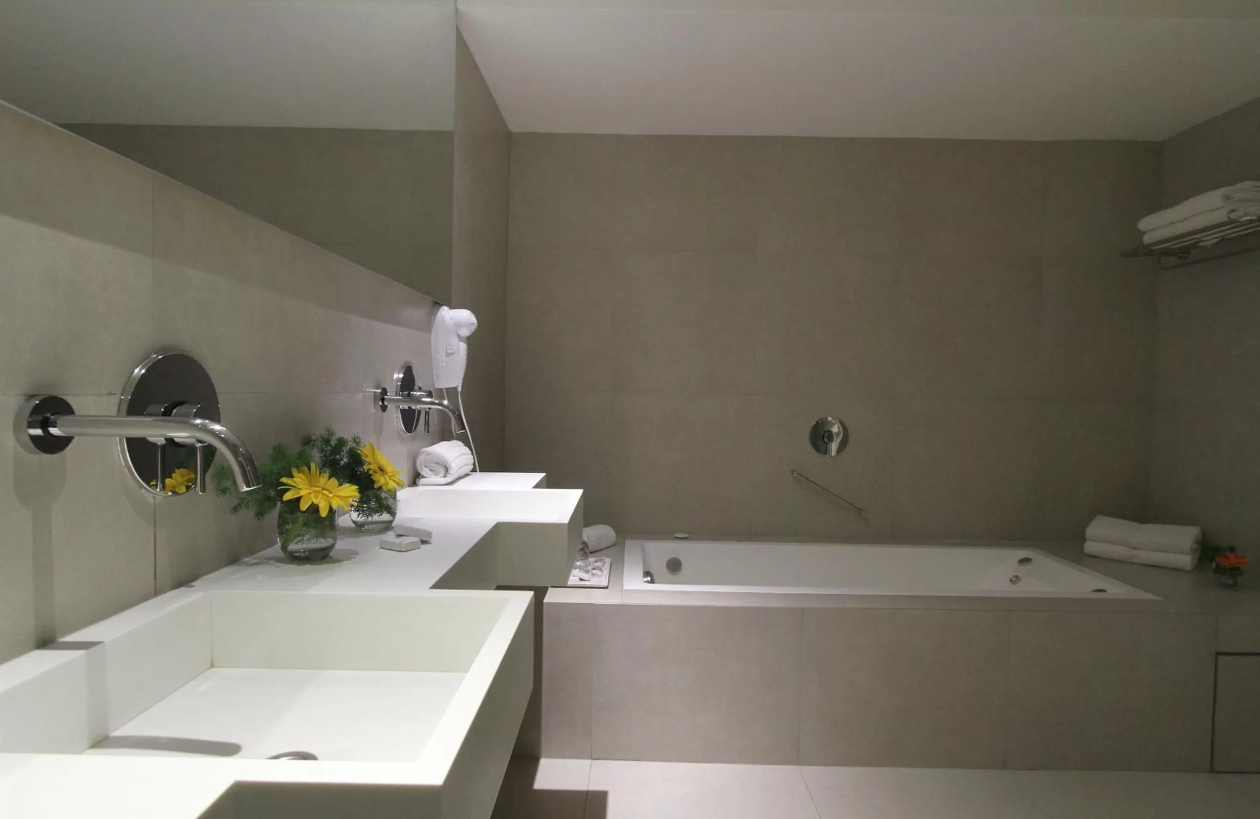 Bathroom in Dazzler by Wyndham Buenos Aires Palermo