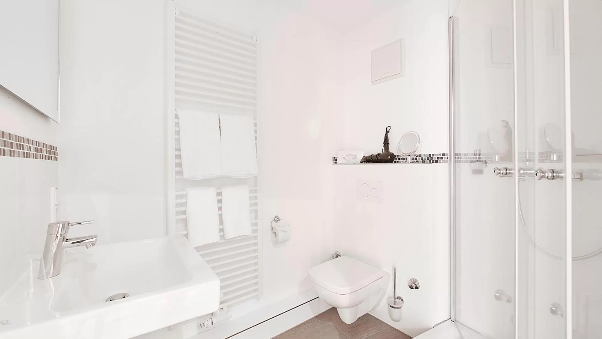 Bathroom in Anno 1433 Hotel Lüneburg