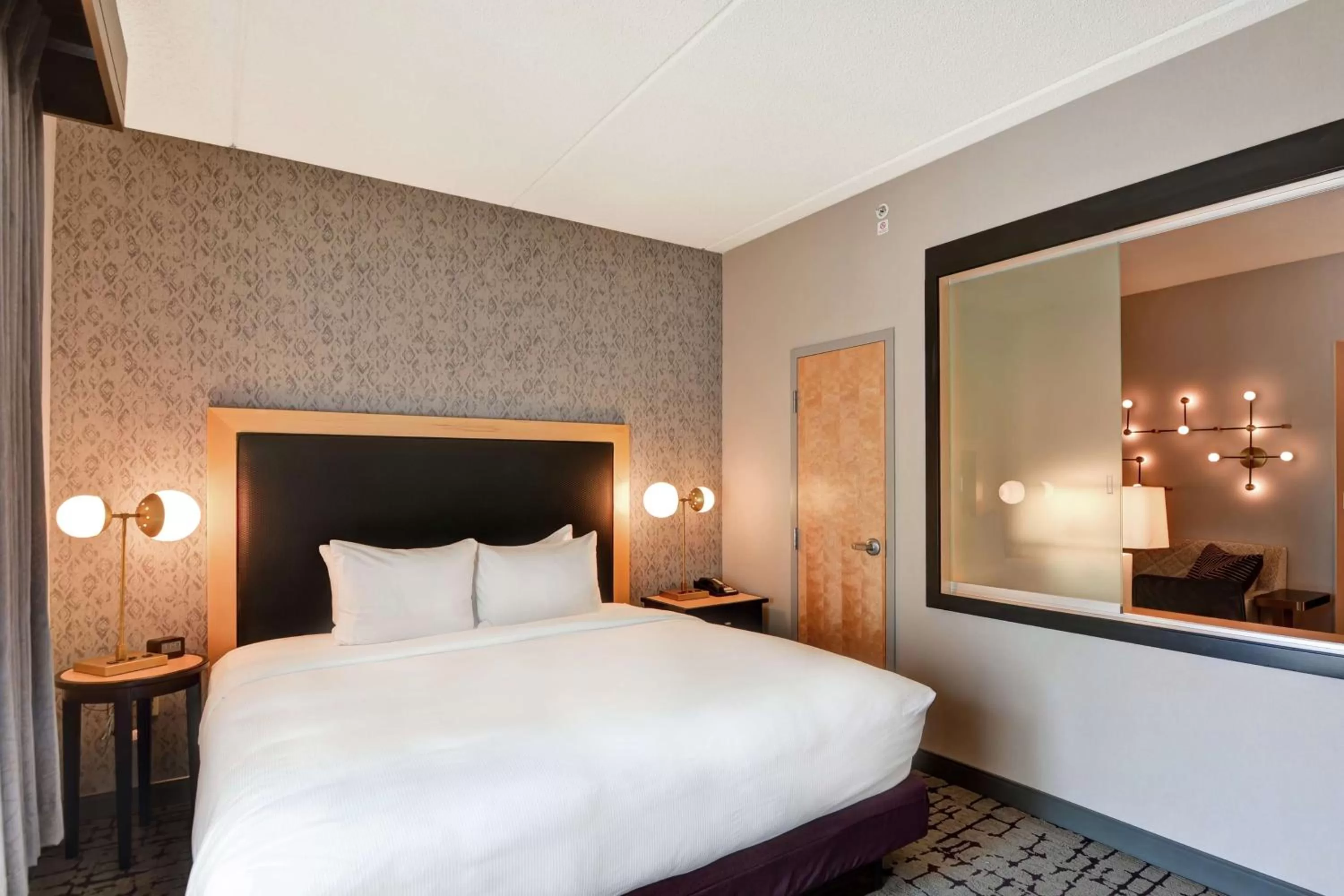 Bed in DoubleTree by Hilton Hotel Baton Rouge