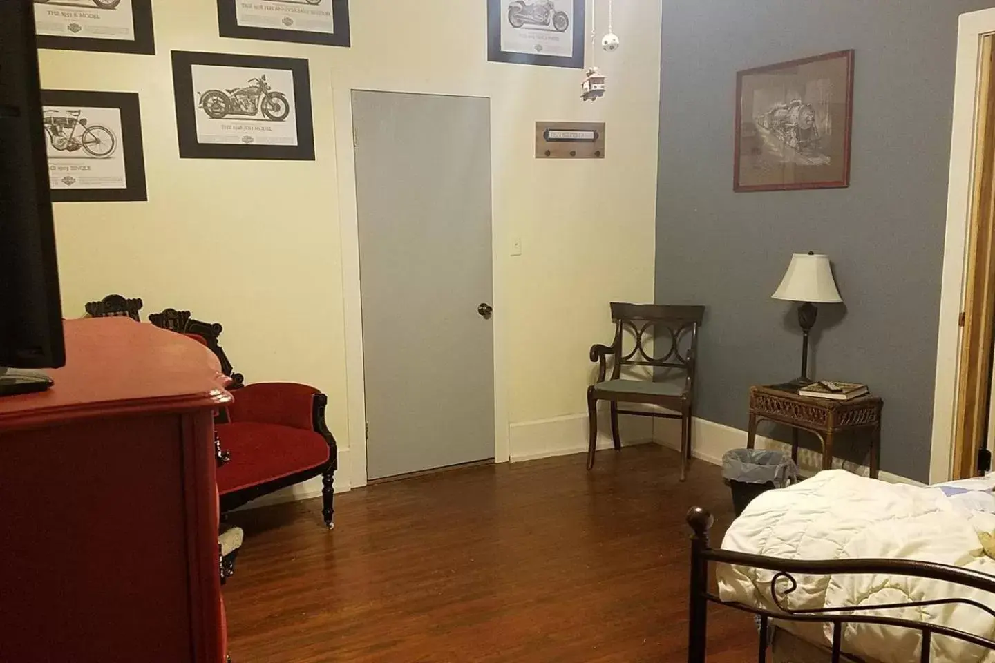 Deluxe Queen Room in 1890 Karcher Haus Deluxe Queen Room in 1890 Karcher Haus