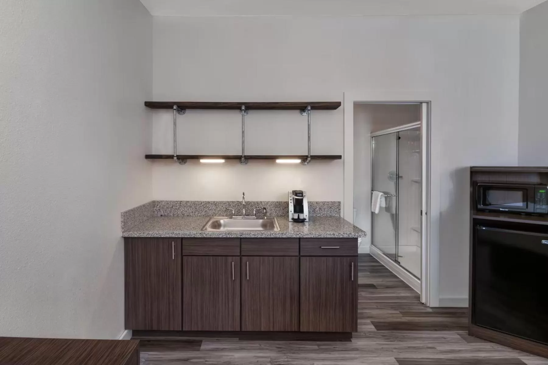 Kitchen or kitchenette in Hillside Crossing Nashville a Ramada by Wyndham