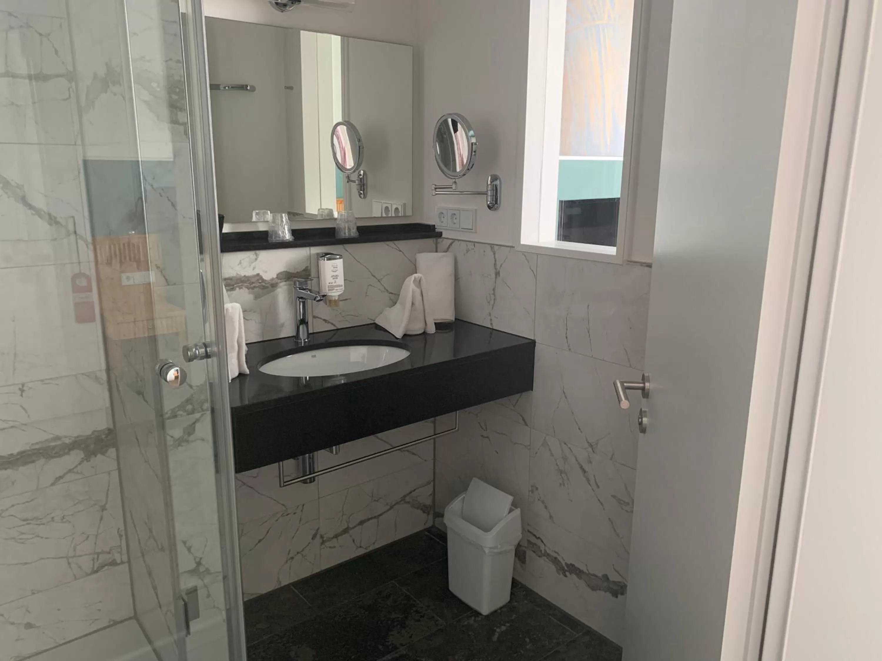 Bathroom in Villa Thea Hotel am Rosengarten