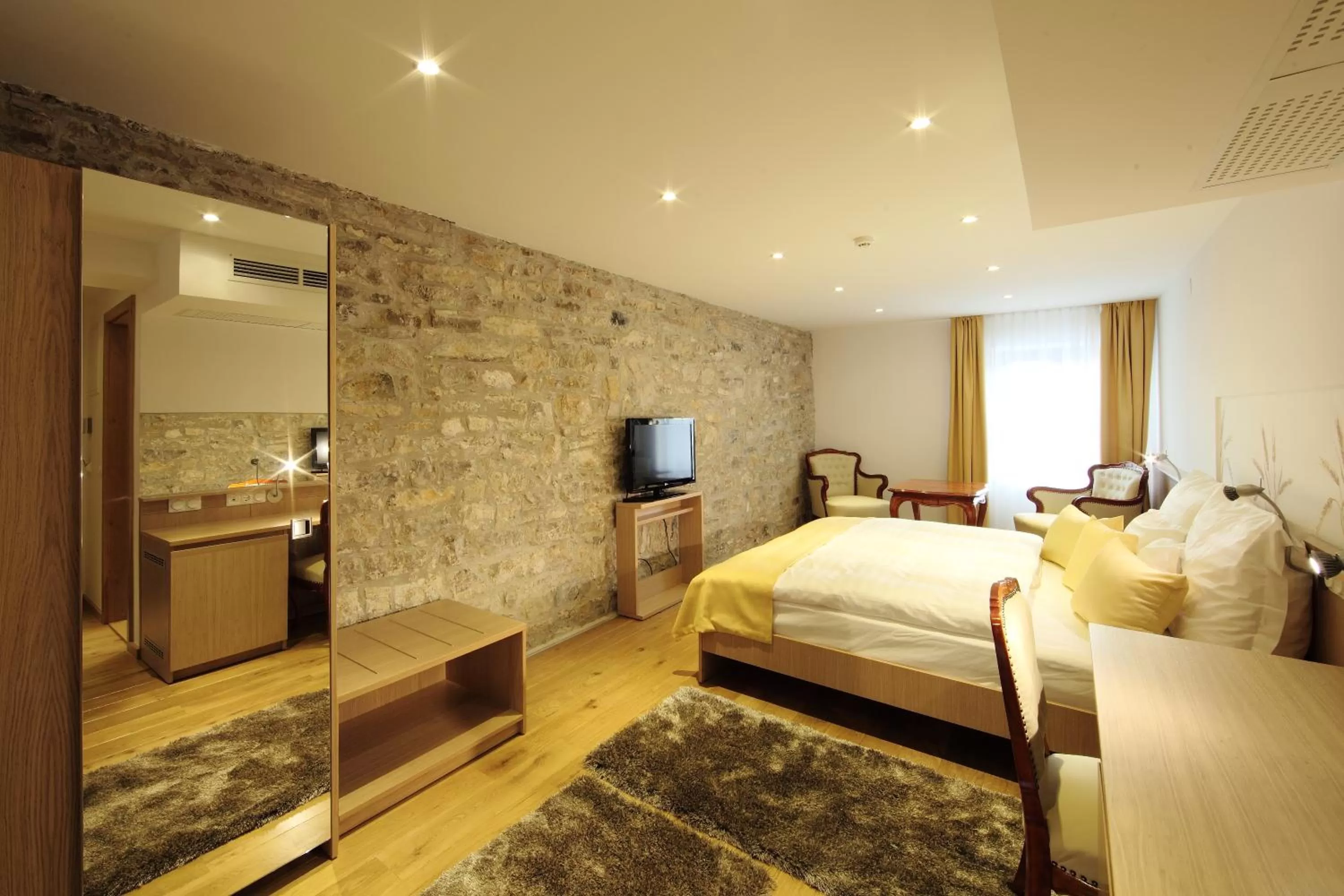 Bedroom, Bed in Hotel Historia Malomkert