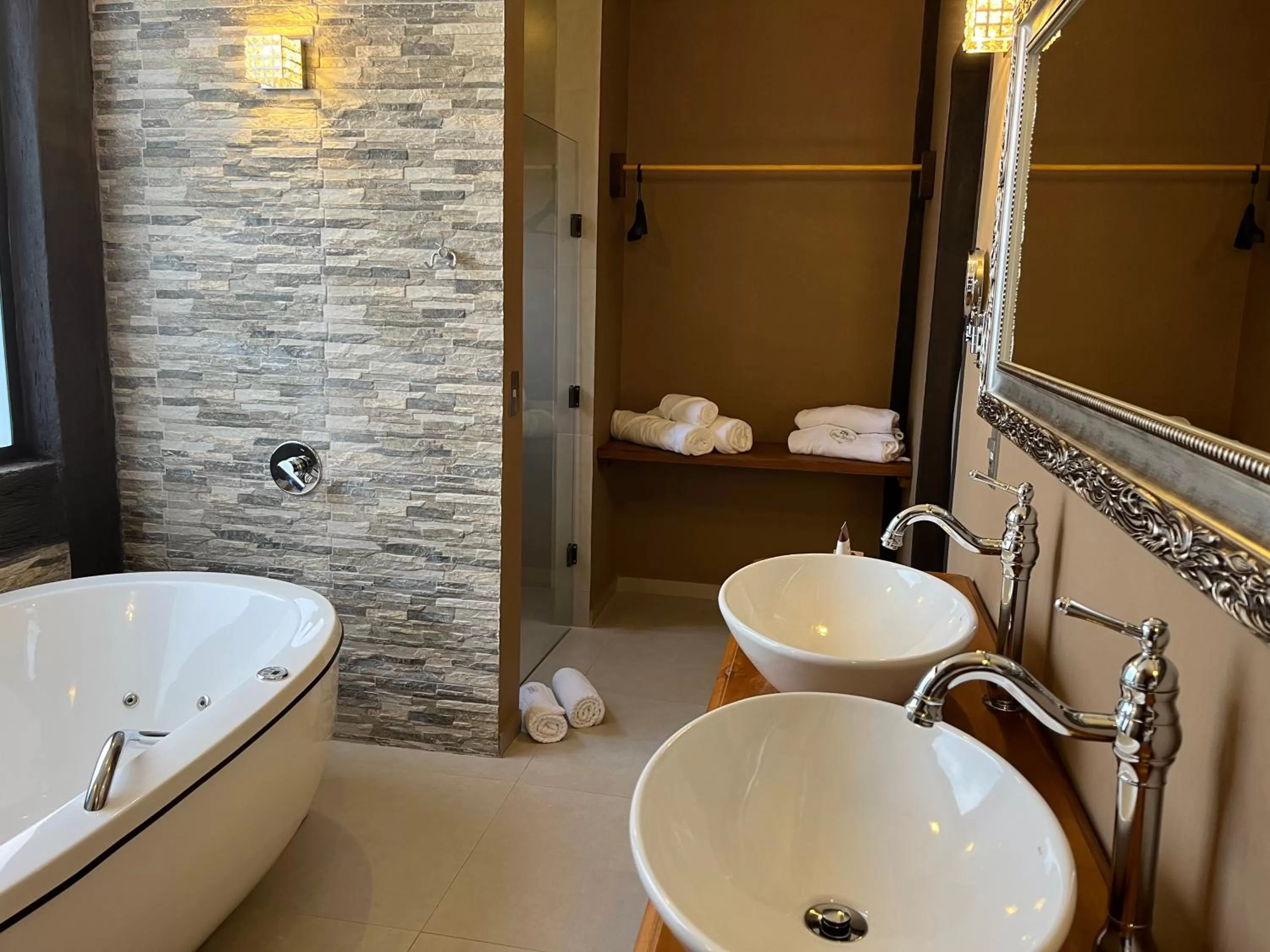 Hot Tub, Bathroom in Pousada Dona Bendita