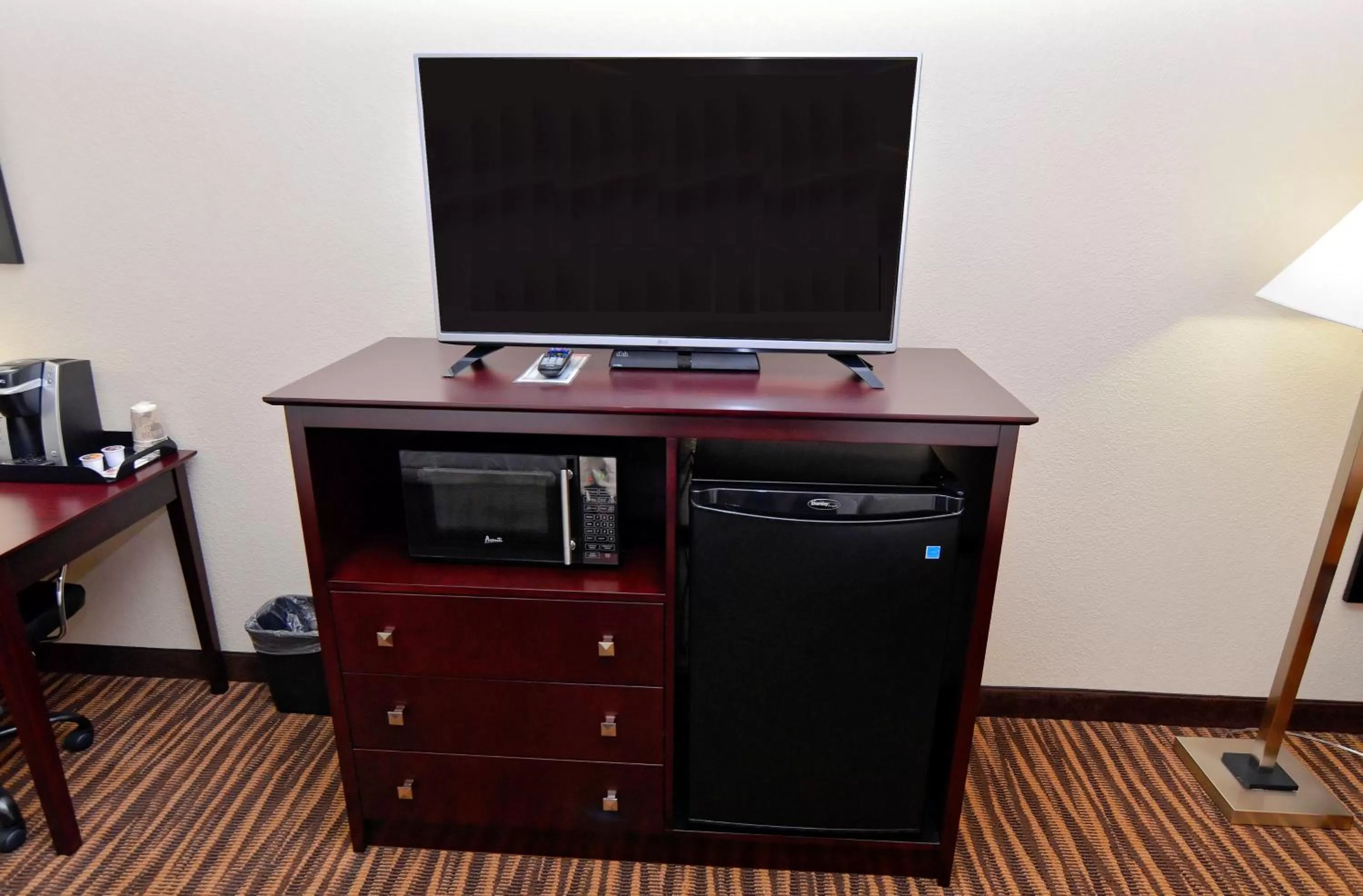 TV and multimedia in Cobblestone Inn & Suites - Monticello