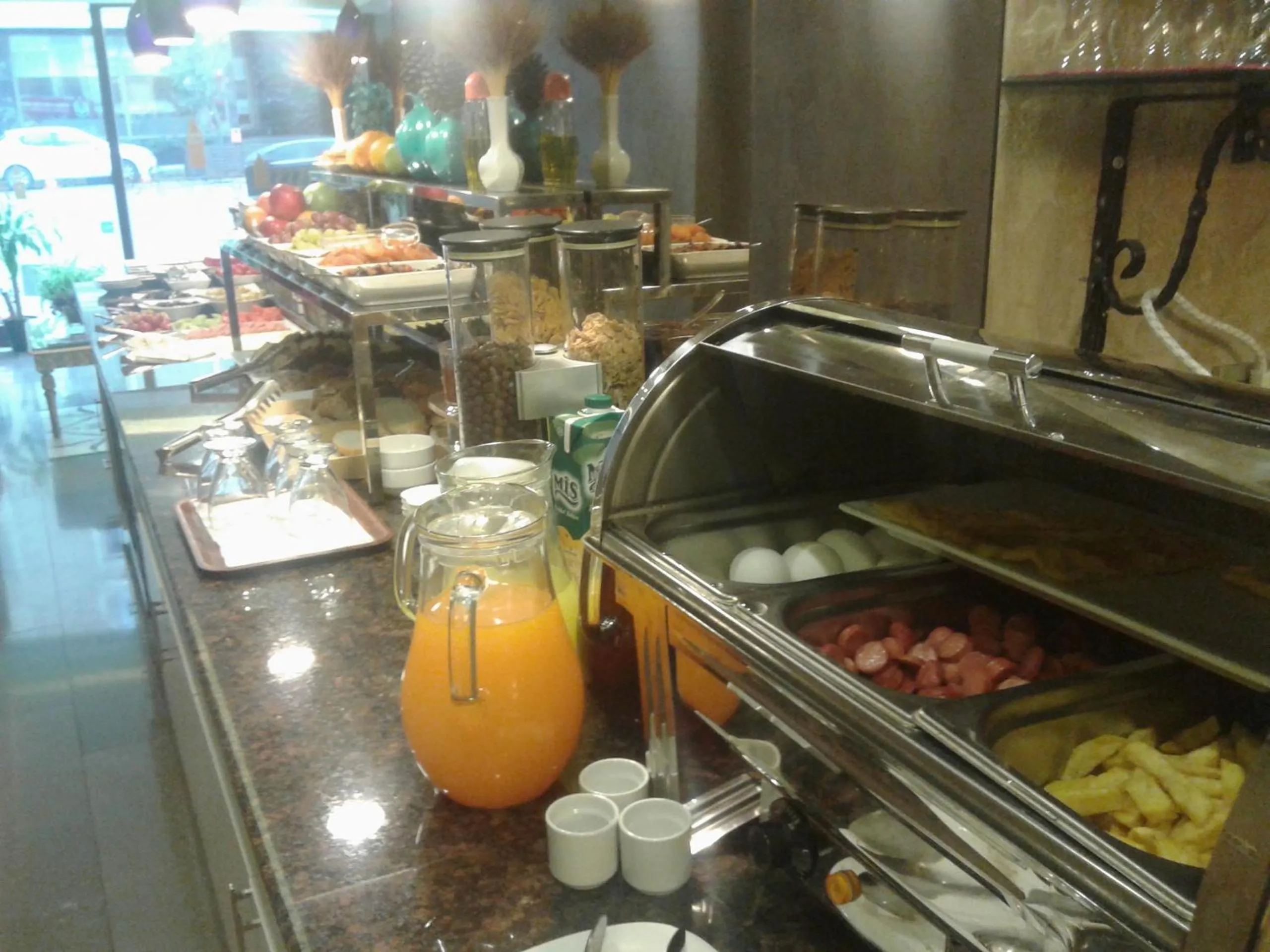 Buffet breakfast in Rooms Inn Taxim