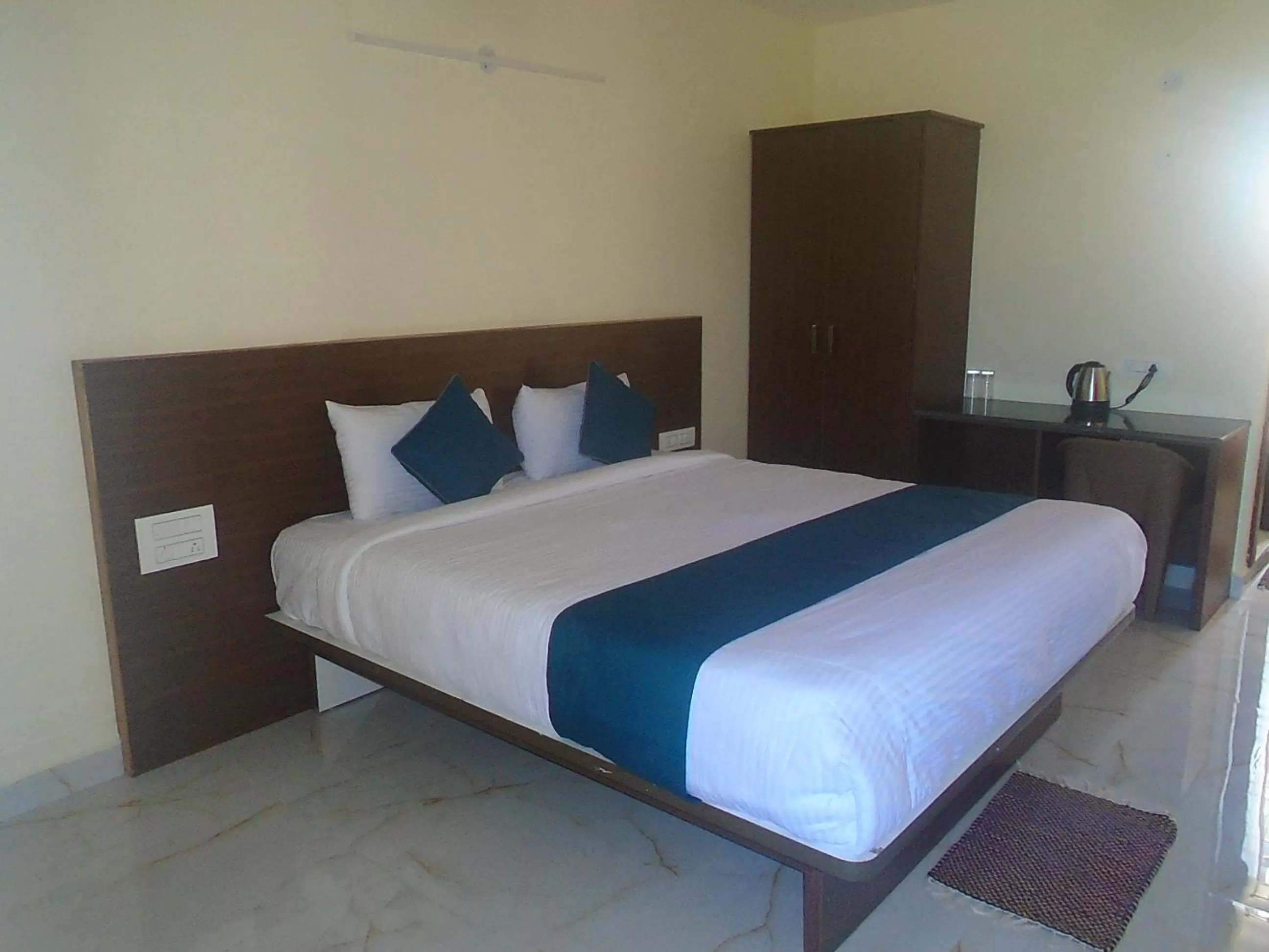 Bed in SV Dreamstay near Kempegowda International Airport