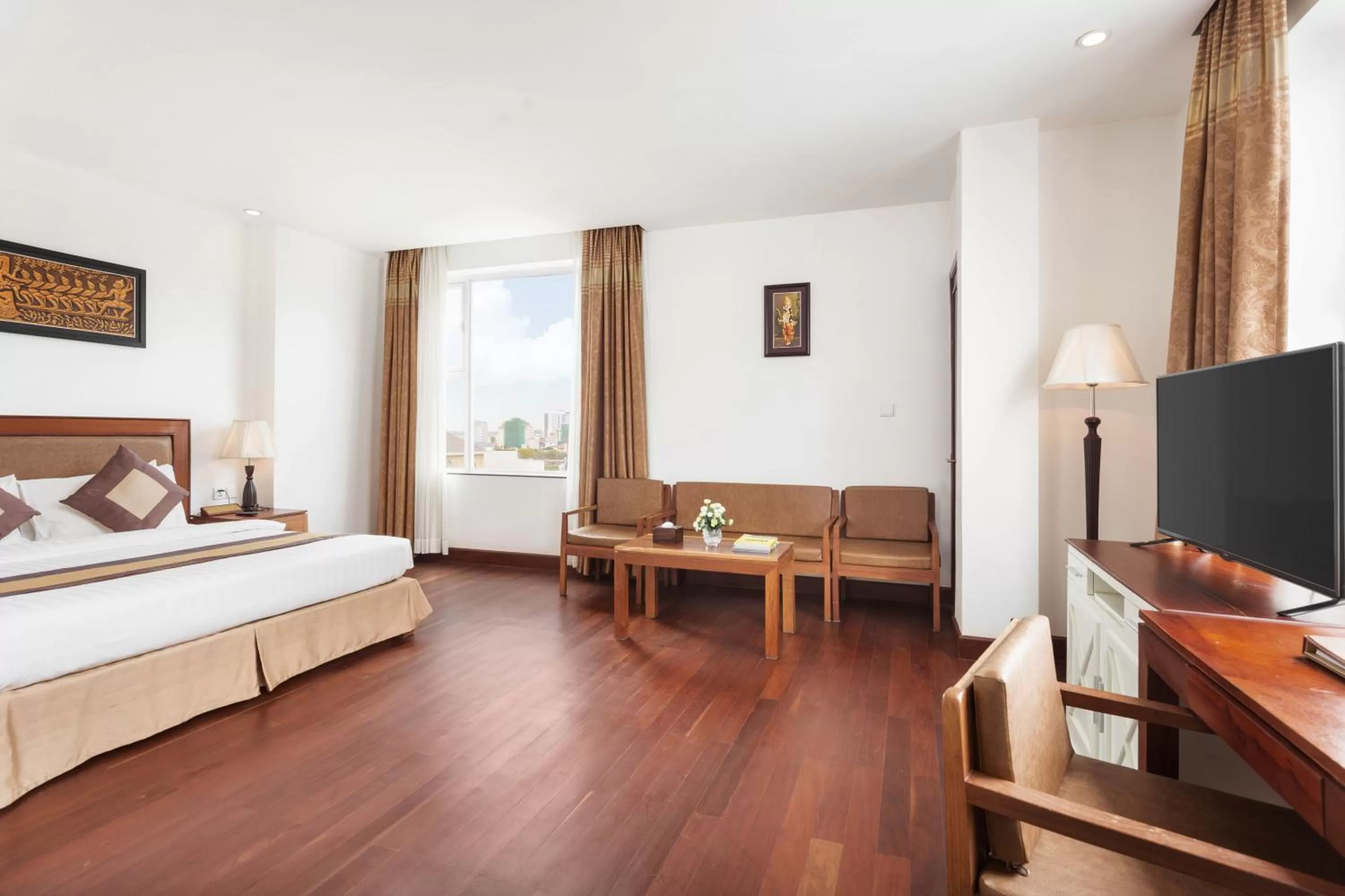 Shower, Bed in Phnom Penh Katari Hotel