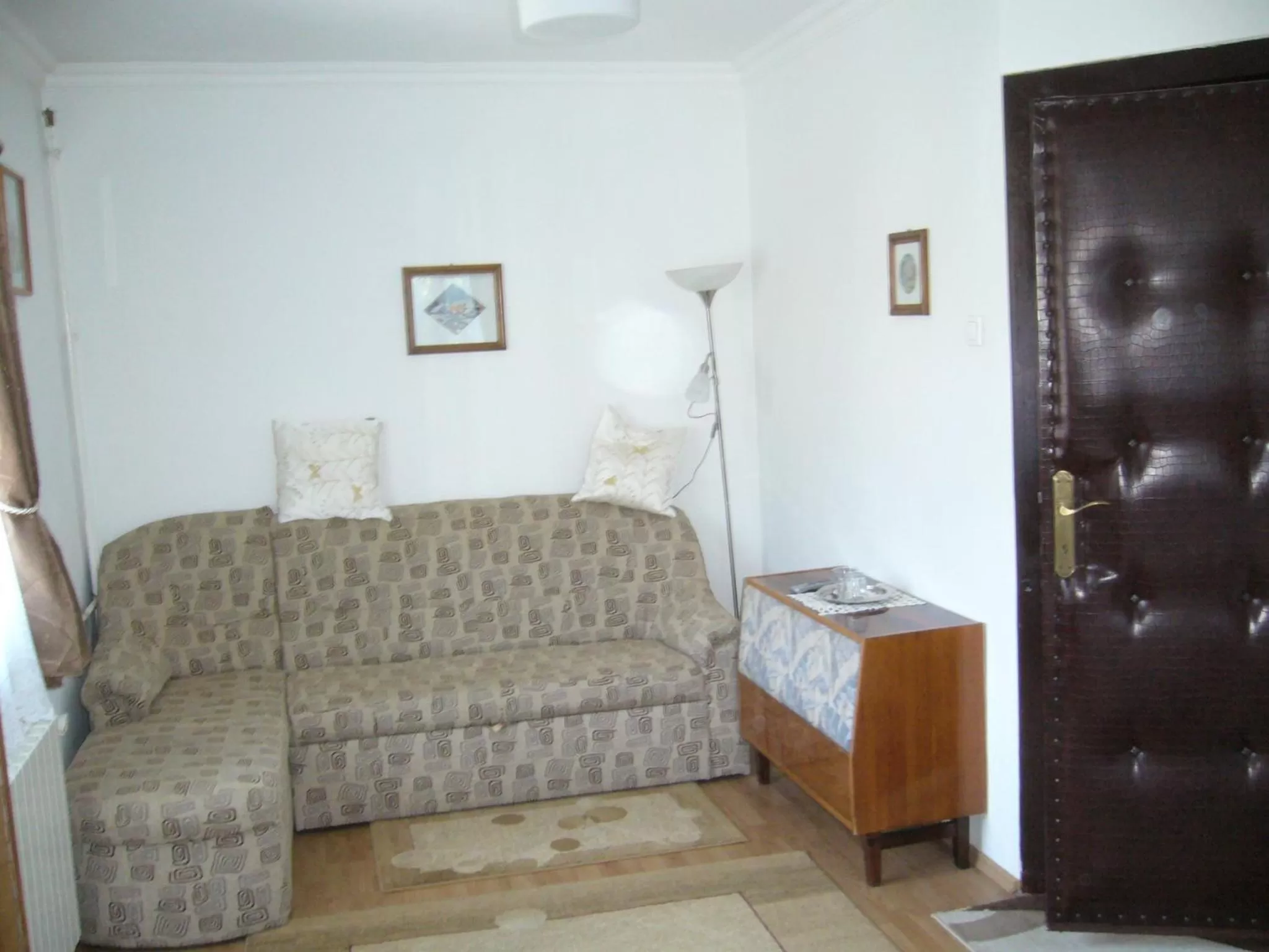 Photo of the whole room, Seating Area in Csaki Vendeghaz