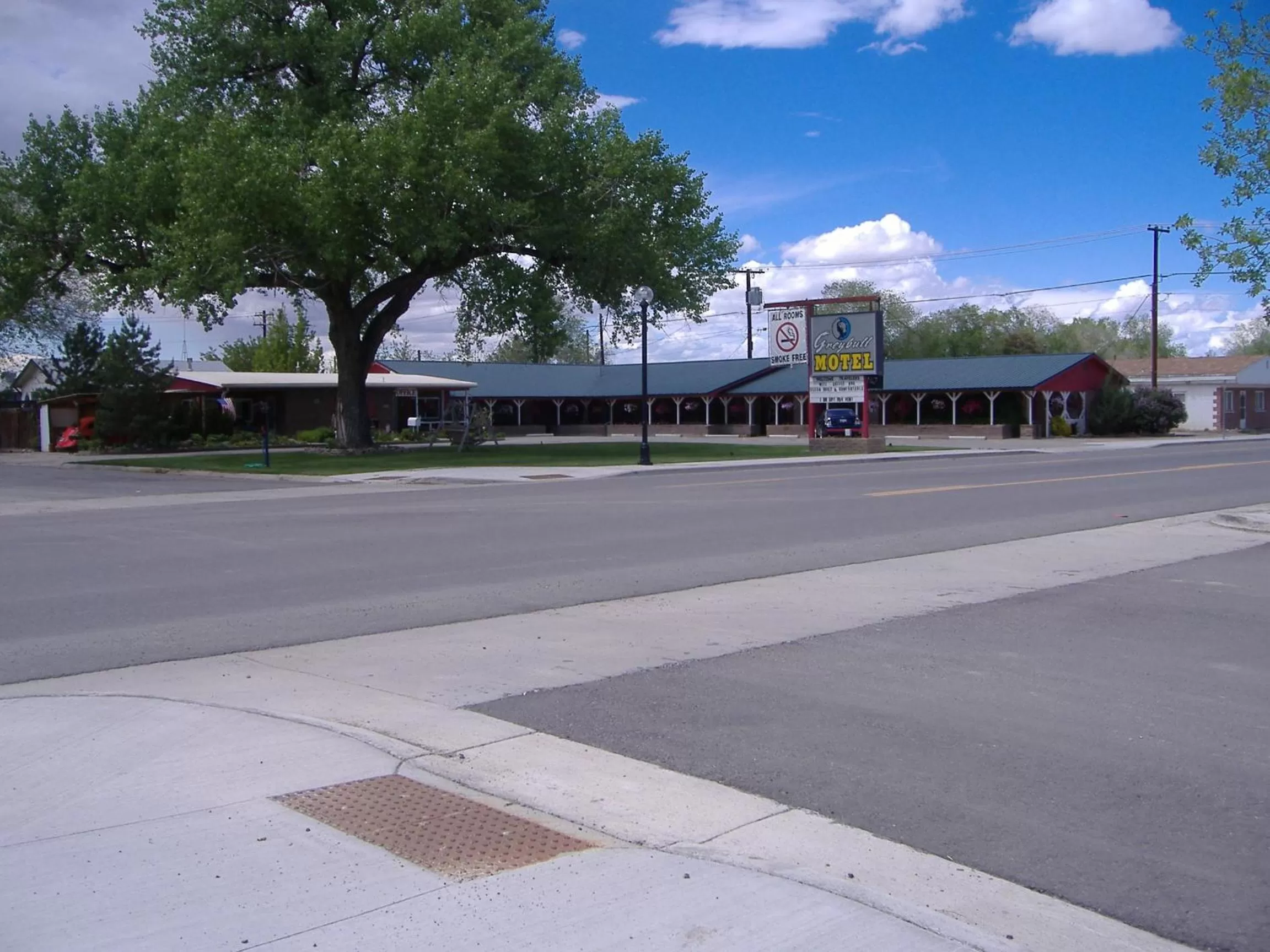 Property building in Greybull Motel