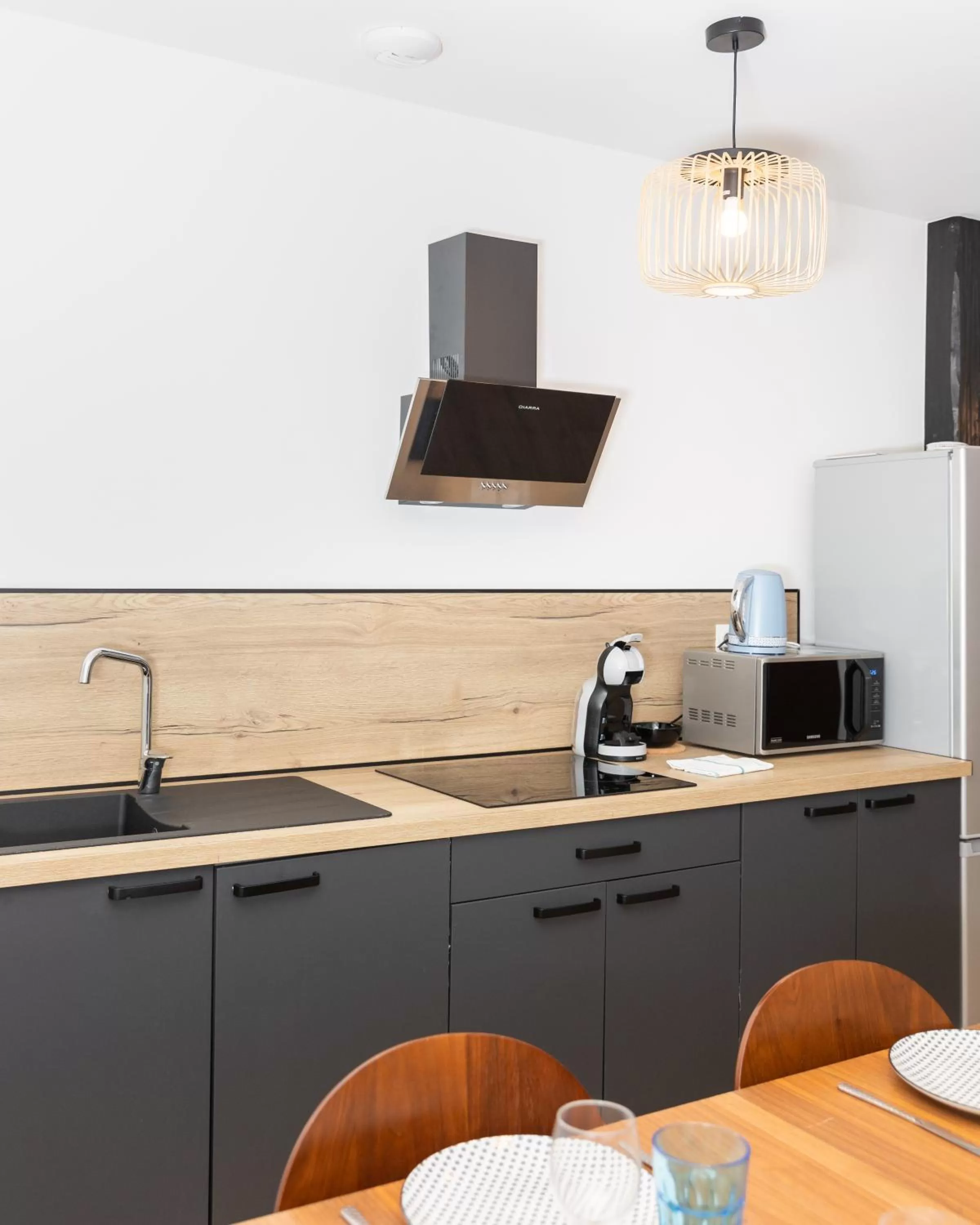 Coffee/tea facilities, TV/Entertainment Center in LA SUITE SEPT LE BRAS DOR