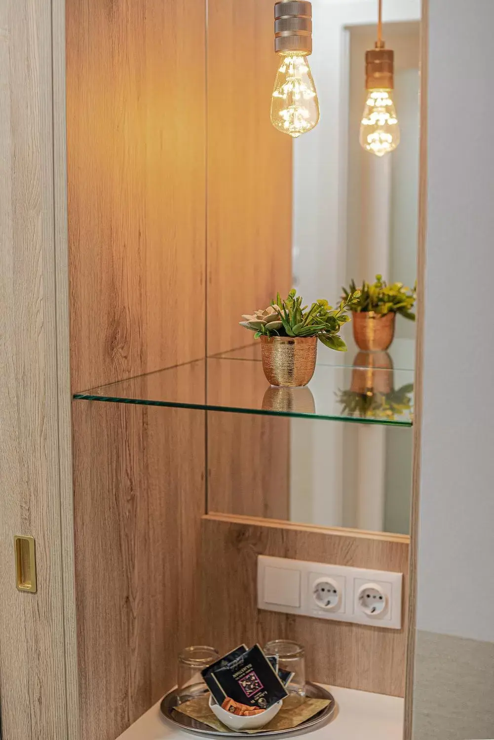 Superior Double Room with Bath in Casablanca Panzió Superior Double Room with Bath in Casablanca Panzió