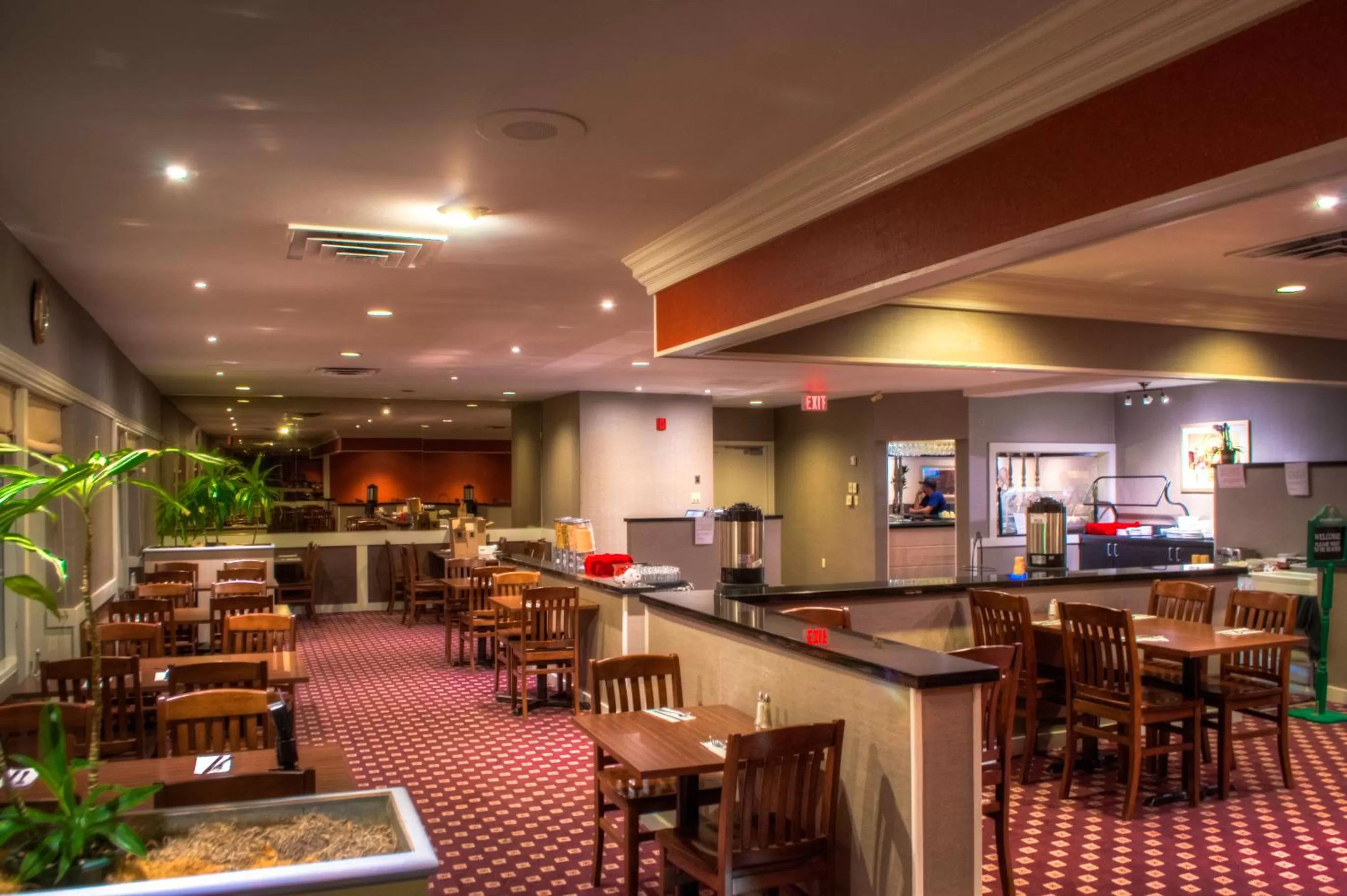 Restaurant/places to eat in Ramada by Wyndham Trenton